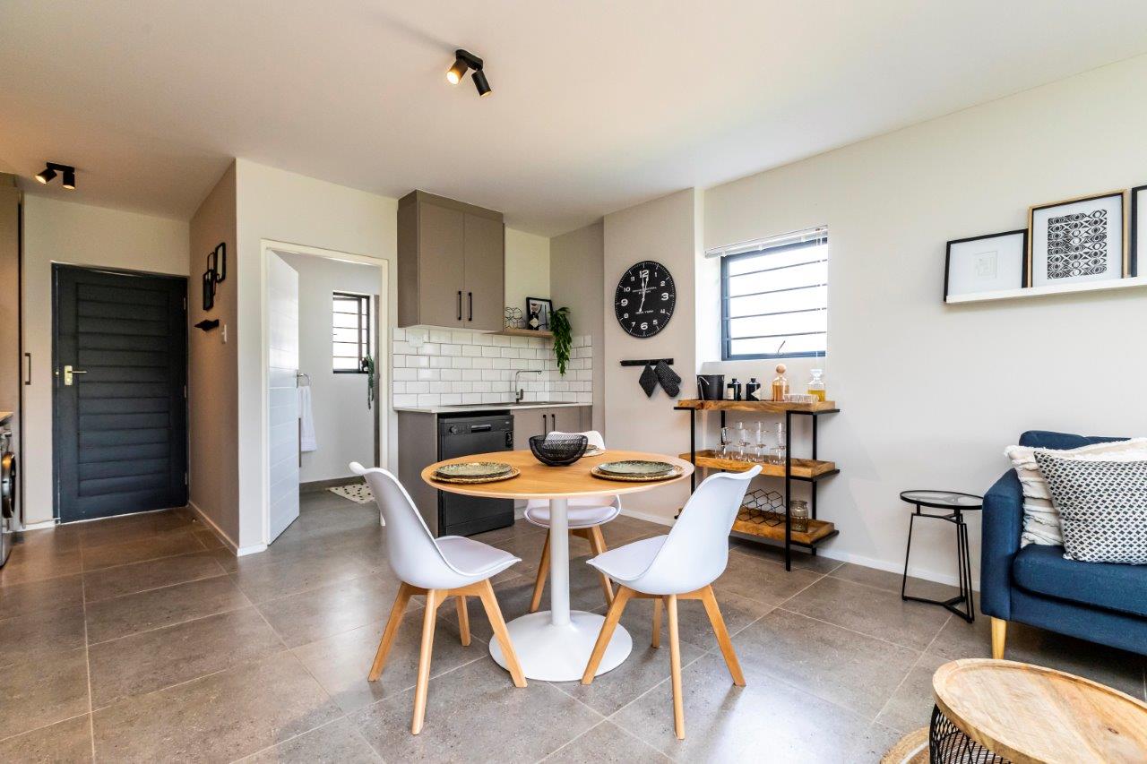 0.5 Bedroom Apartment / flat for sale in Nahoon Valley Park P24112003137