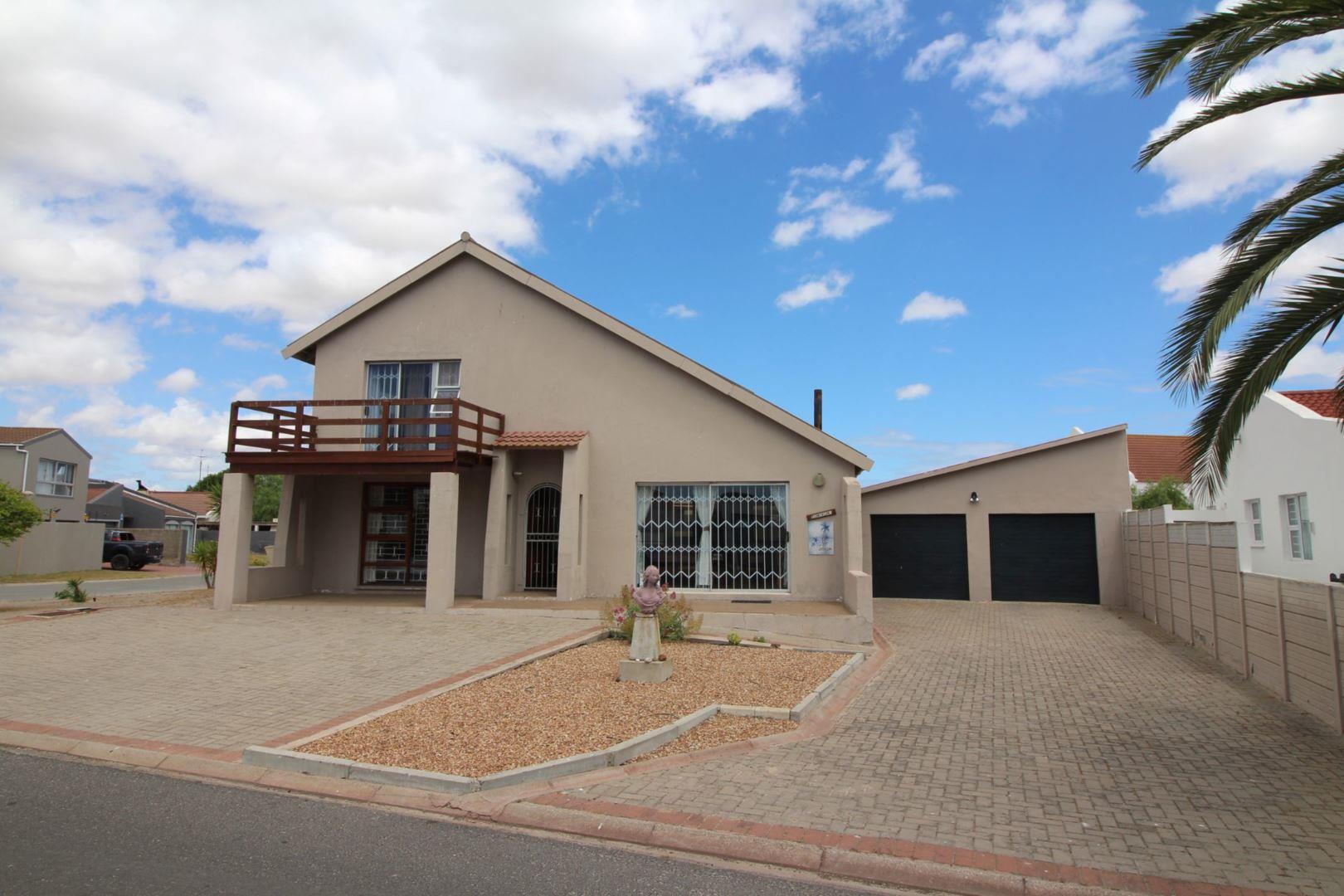 3 Bedroom House for sale in Port Owen 6 Amanda Street P24112005331