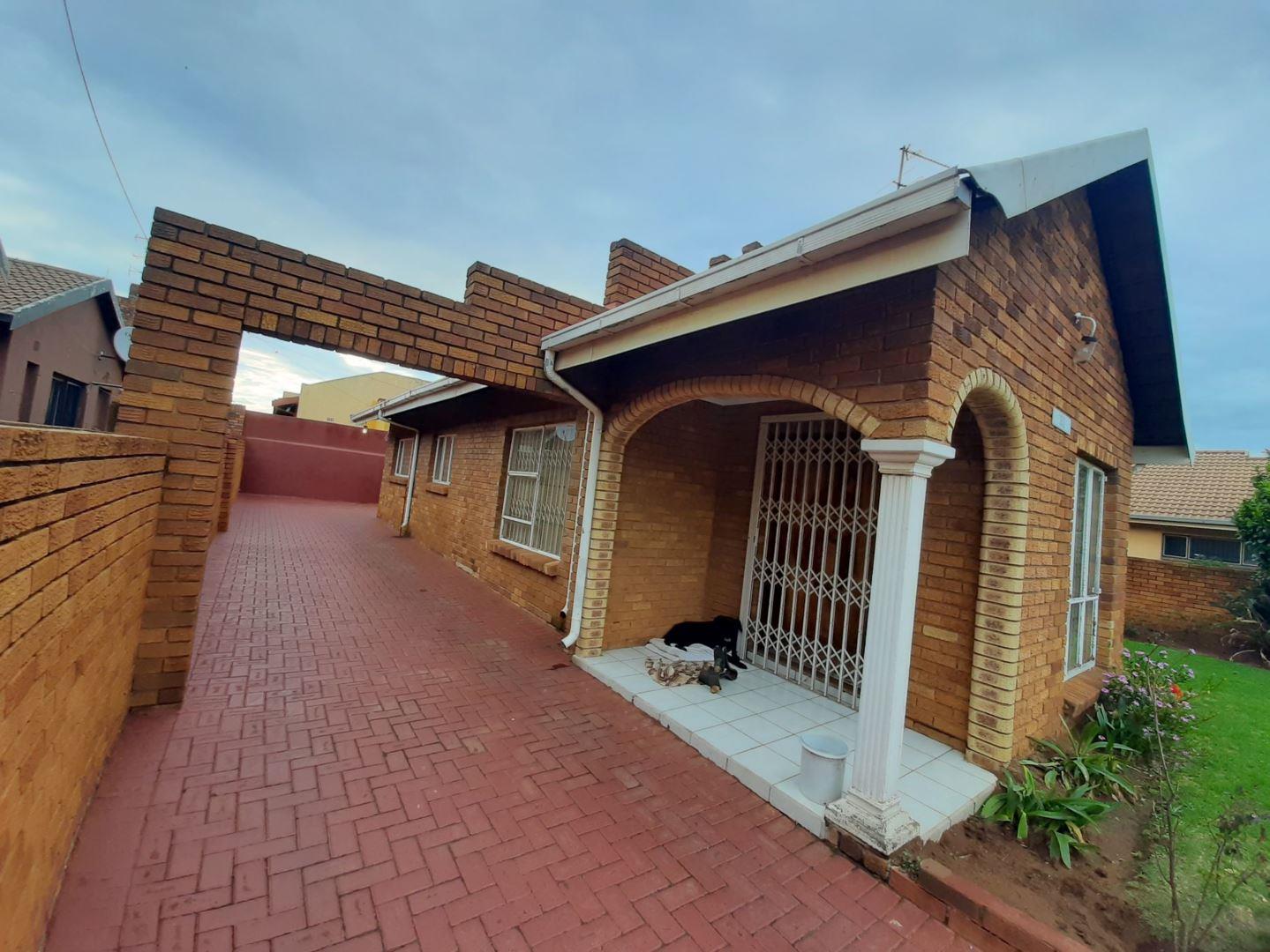 Diepkloof Zone 1 Property Houses for sale in Diepkloof Zone 1