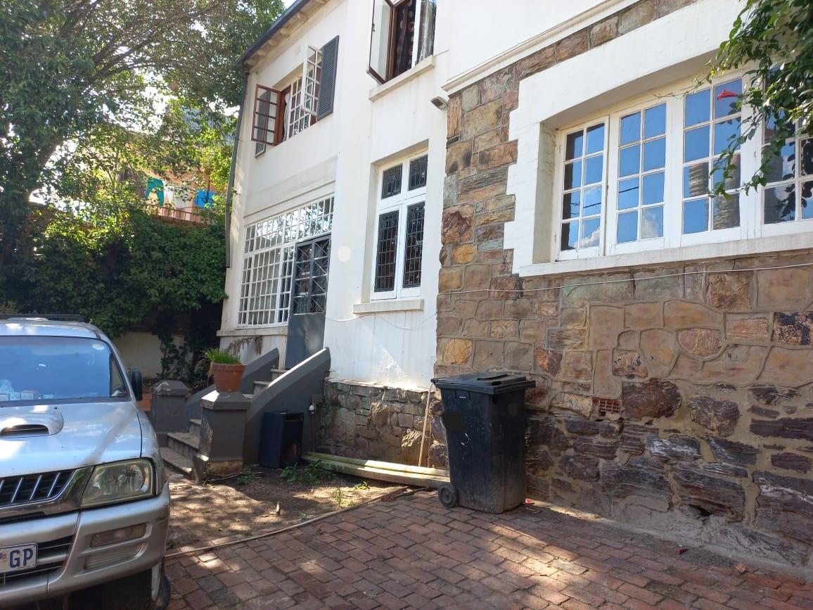 8 Bedroom House for sale in Yeoville P24112005705