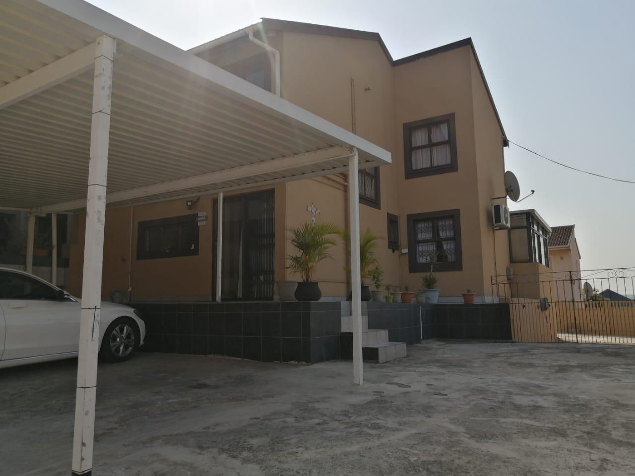 3 Bedroom House for sale in Woodview P24112006890