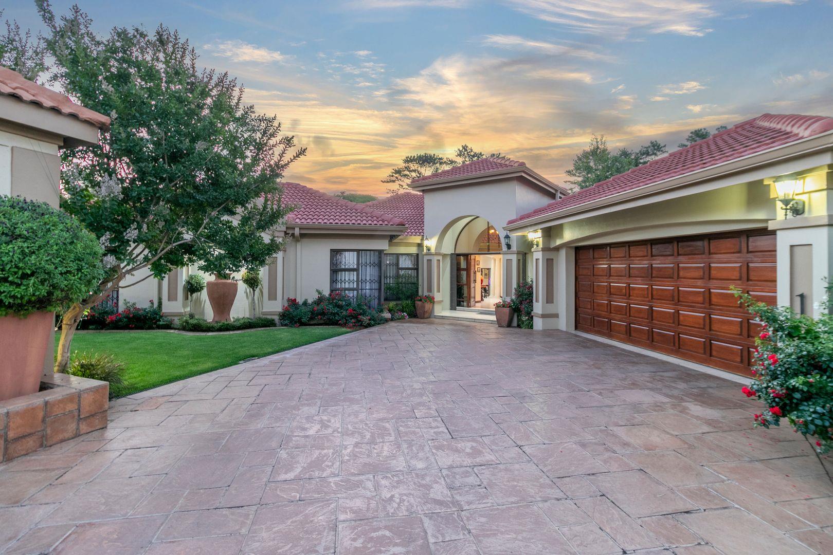 5 Bedroom House for sale in Dunvegan P24112020805