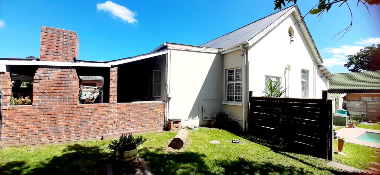 3 Bedroom House for sale in King Williams Town Central P24112024810