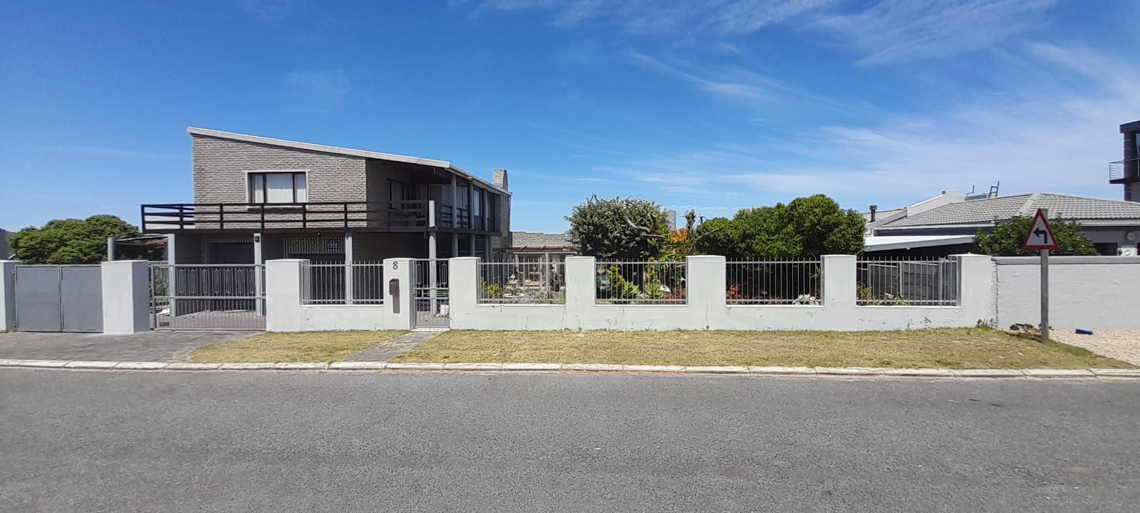 4 Bedroom House for sale in De Kelders 8 De La Rey Street P24112026414