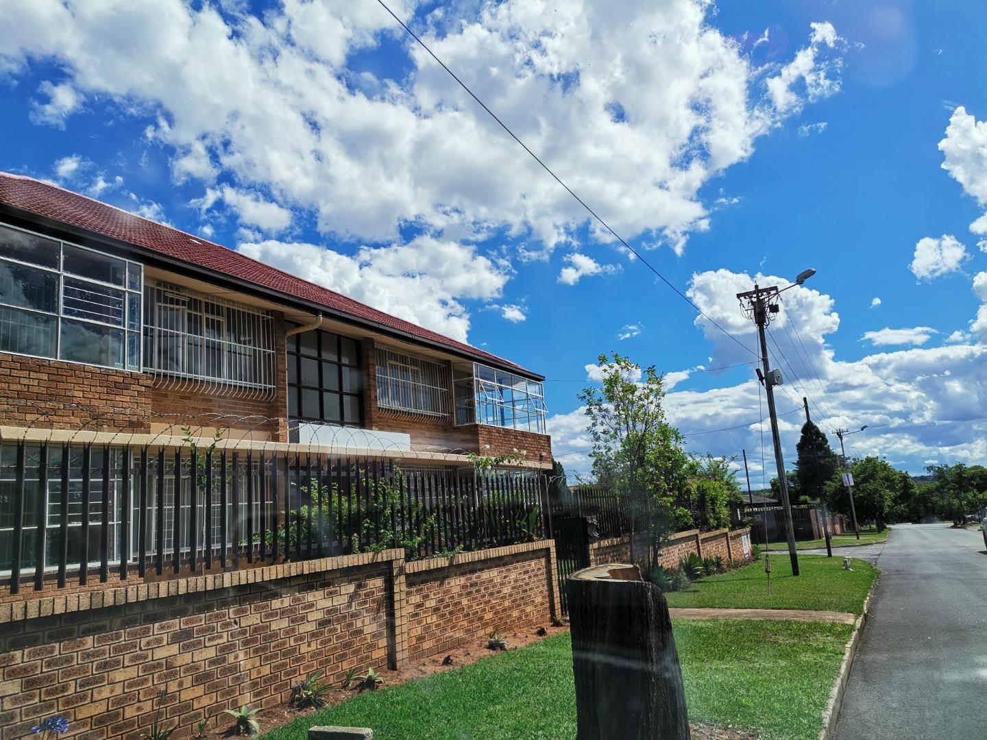 2 Bedroom Apartment / flat to rent in Greenhills Gertrude, Unit 4