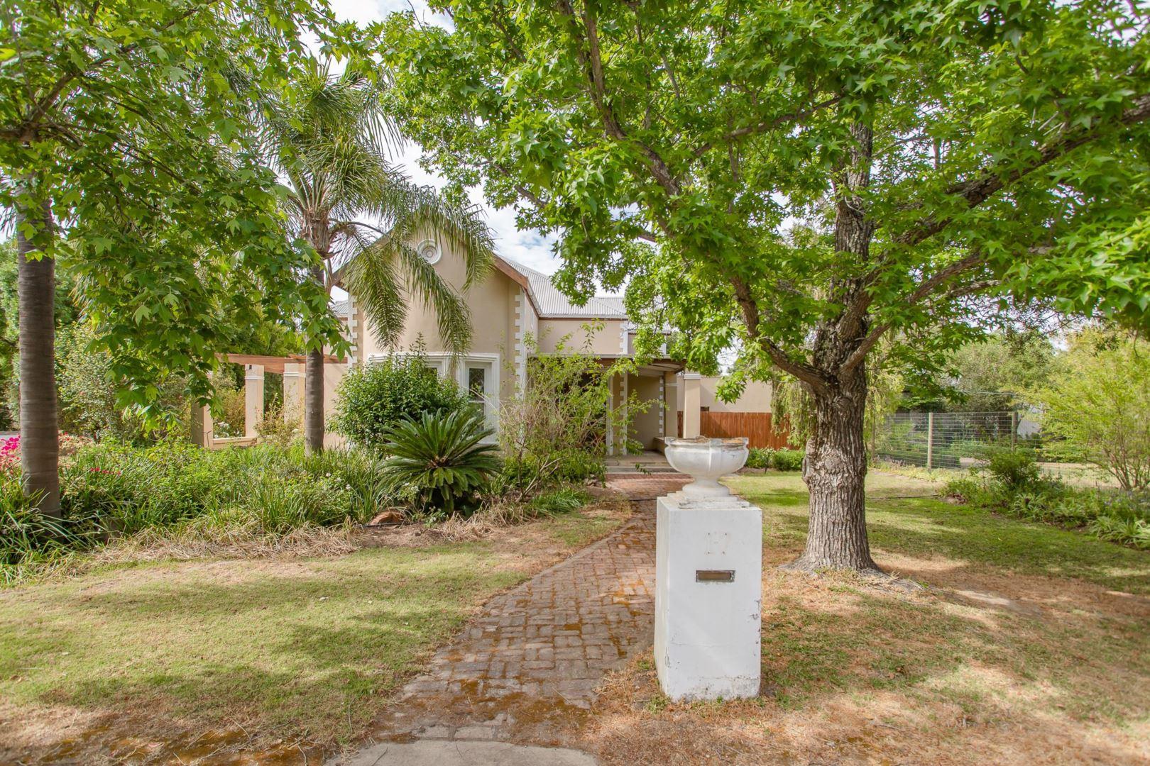 3 Bedroom House for sale in Porterville 25 Du Toit Street P24112028622