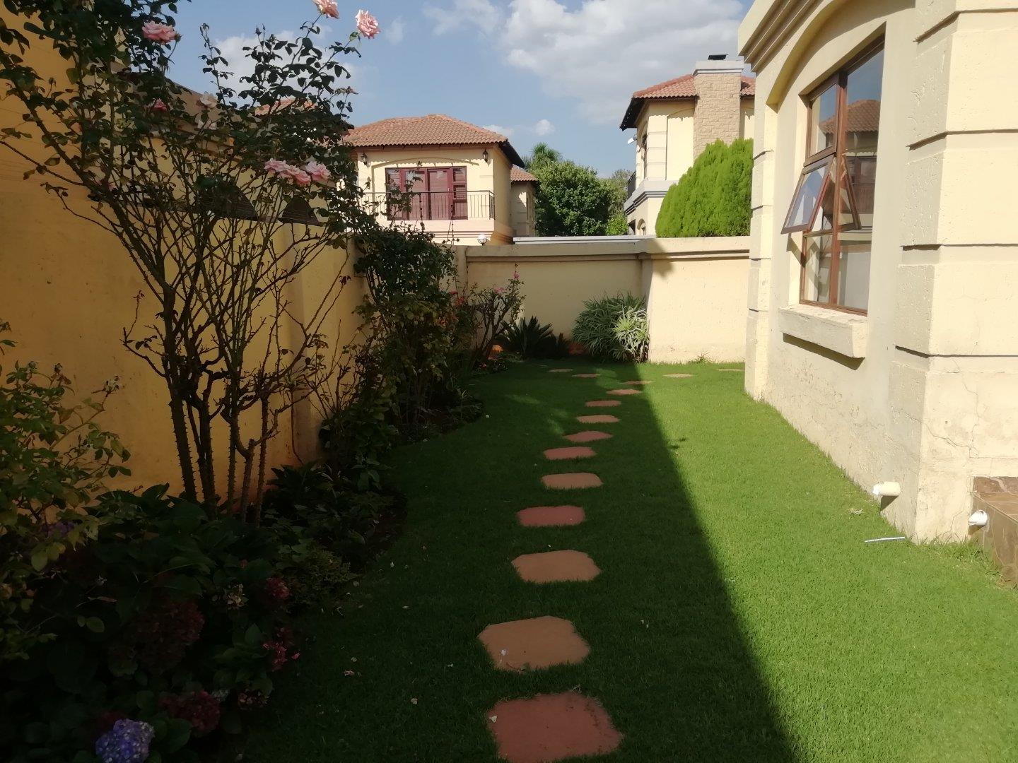 4 Bedroom House for sale in Bedfordview P24112028949