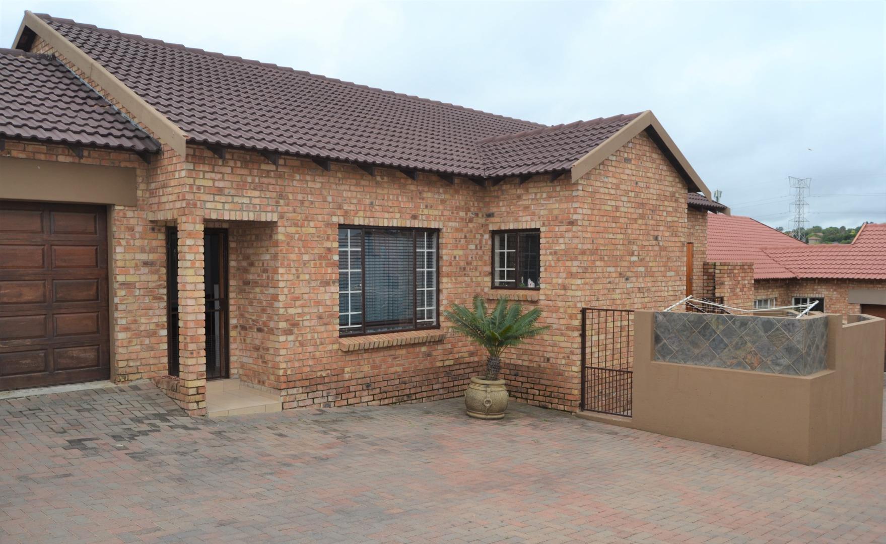 Thatchfield Estate Property Houses for sale in Thatchfield Estate