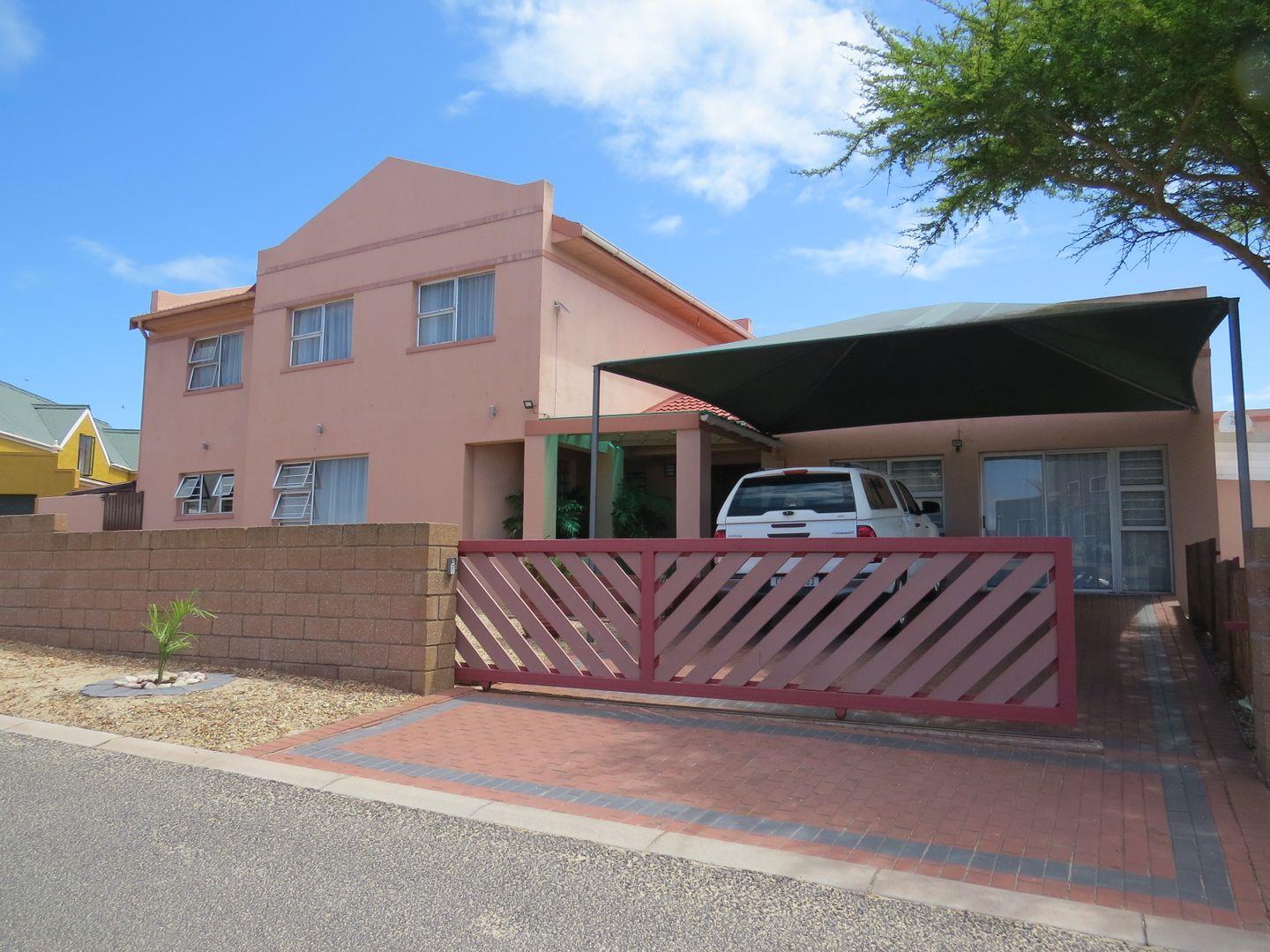 5 Bedroom House for sale in Bluewater Bay P24112034732