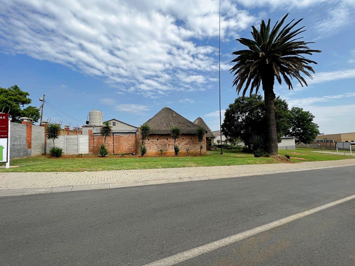 Commercial property for sale in Amorosa 1303 Doreen Road P24112051192