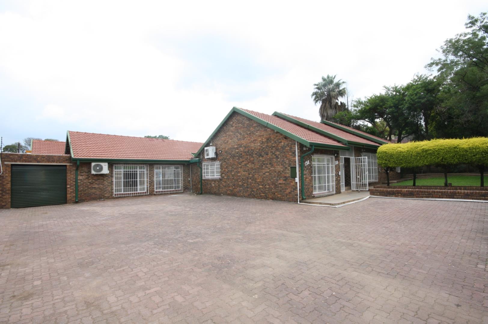 10 Bedroom House for sale in Edenvale Central 158 8th Avenue P24