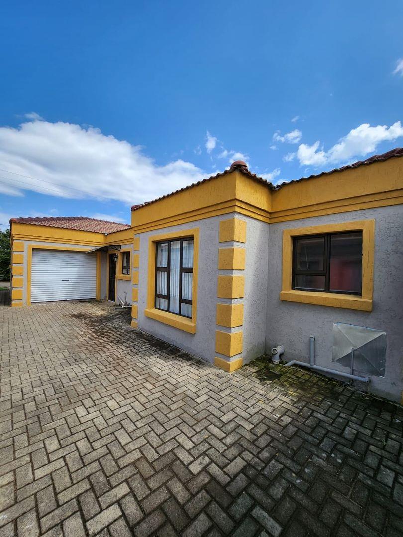 Mandela View, Bloemfontein Property Property and houses for sale in