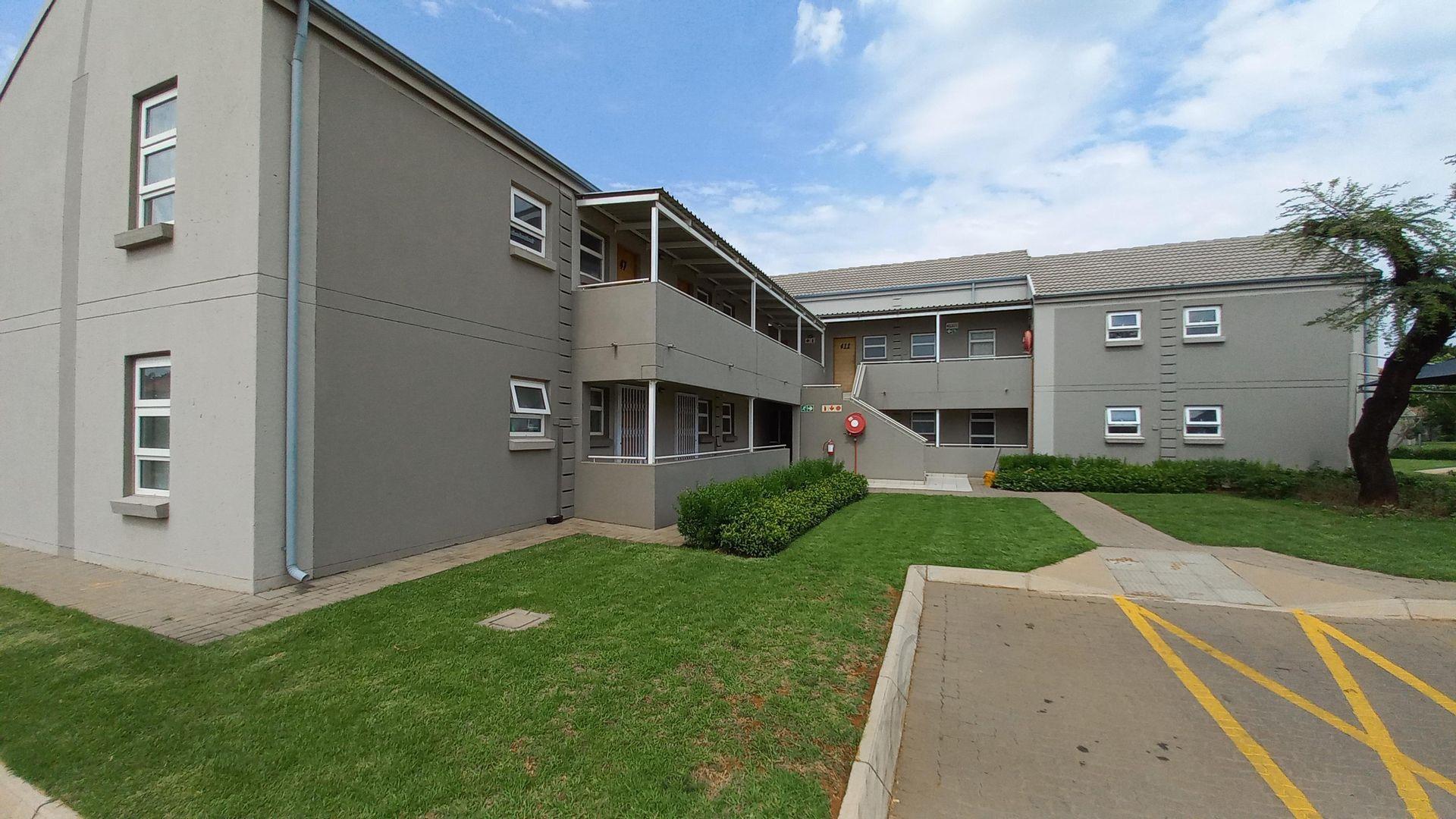 2 Bedroom Apartment / flat to rent in Montana P24114094270