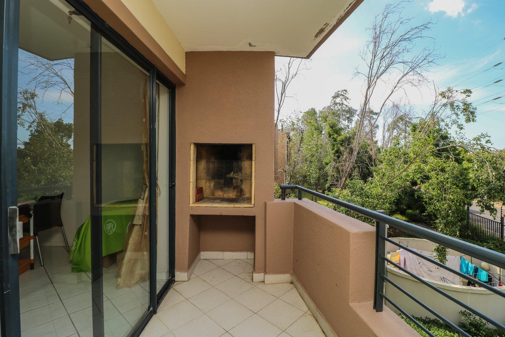 2 Bedroom Apartment / flat for sale in Somerset West Mall Triangle