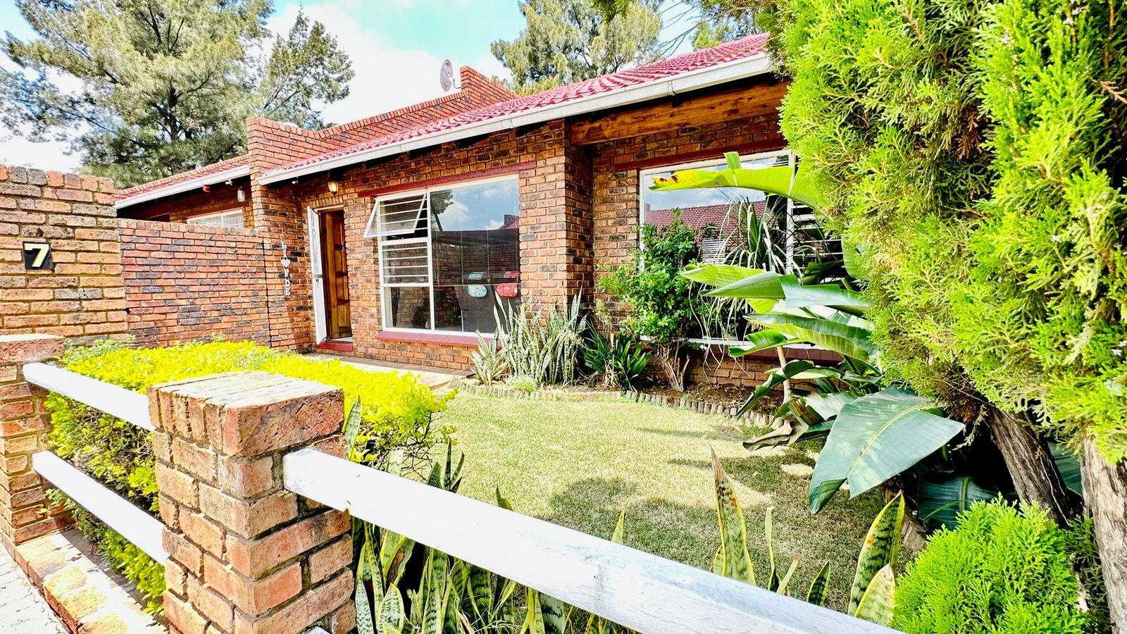 2 Bedroom Townhouse for sale in Mayberry Park 7 Moepel Mews, 1 Moepel