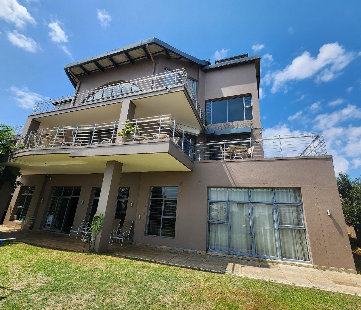 6 Bedroom House for sale in Auckland Park 35 Putney Road P24112060633