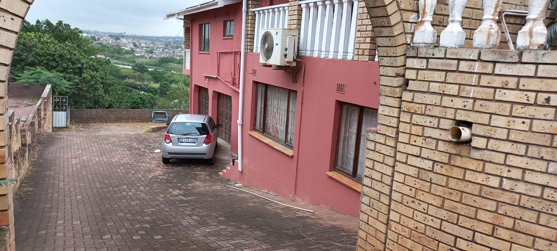 6 Bedroom House for sale in Duffs Road P24112062552