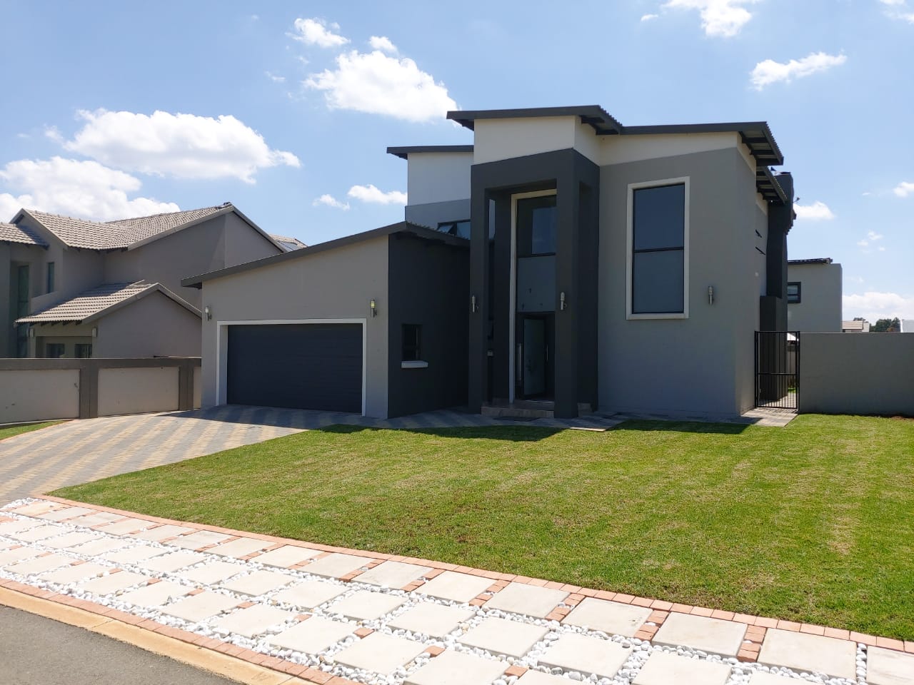 3 Bedroom House for sale in Zambezi Manor Lifestyle Estate 339 Moss