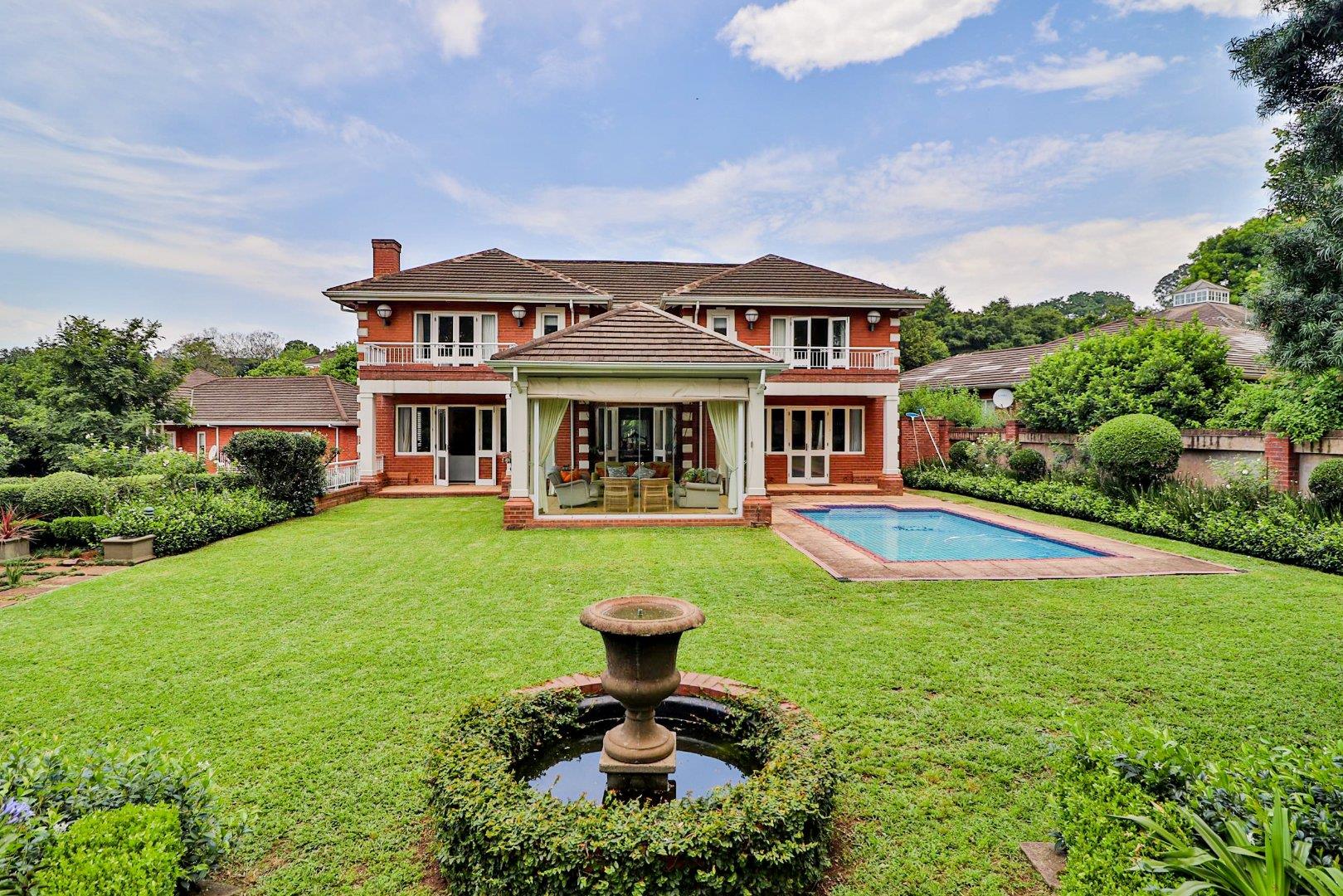 4 Bedroom House for sale in Athlone P24112065000