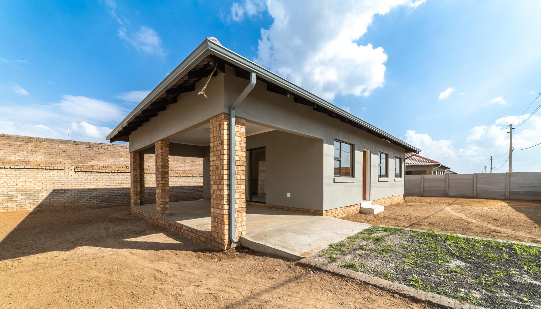 Azaadville Gardens Property Property and houses for sale in