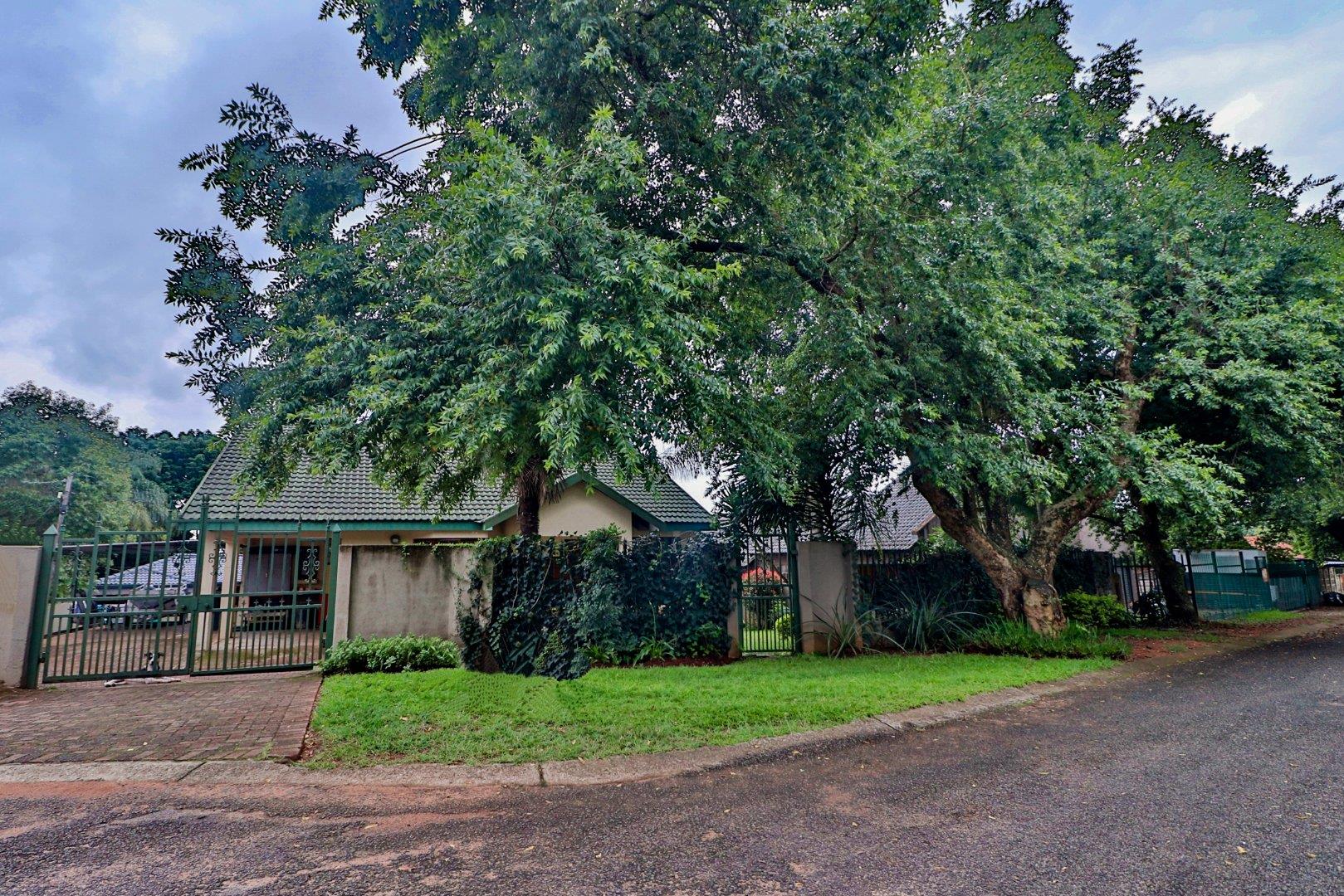 2 Bedroom House for sale in Kingsview Ext 3 32 Taaibos Street P24