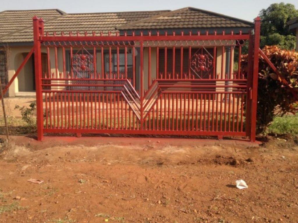 3 Bedroom House for sale in Giyani P24110832659