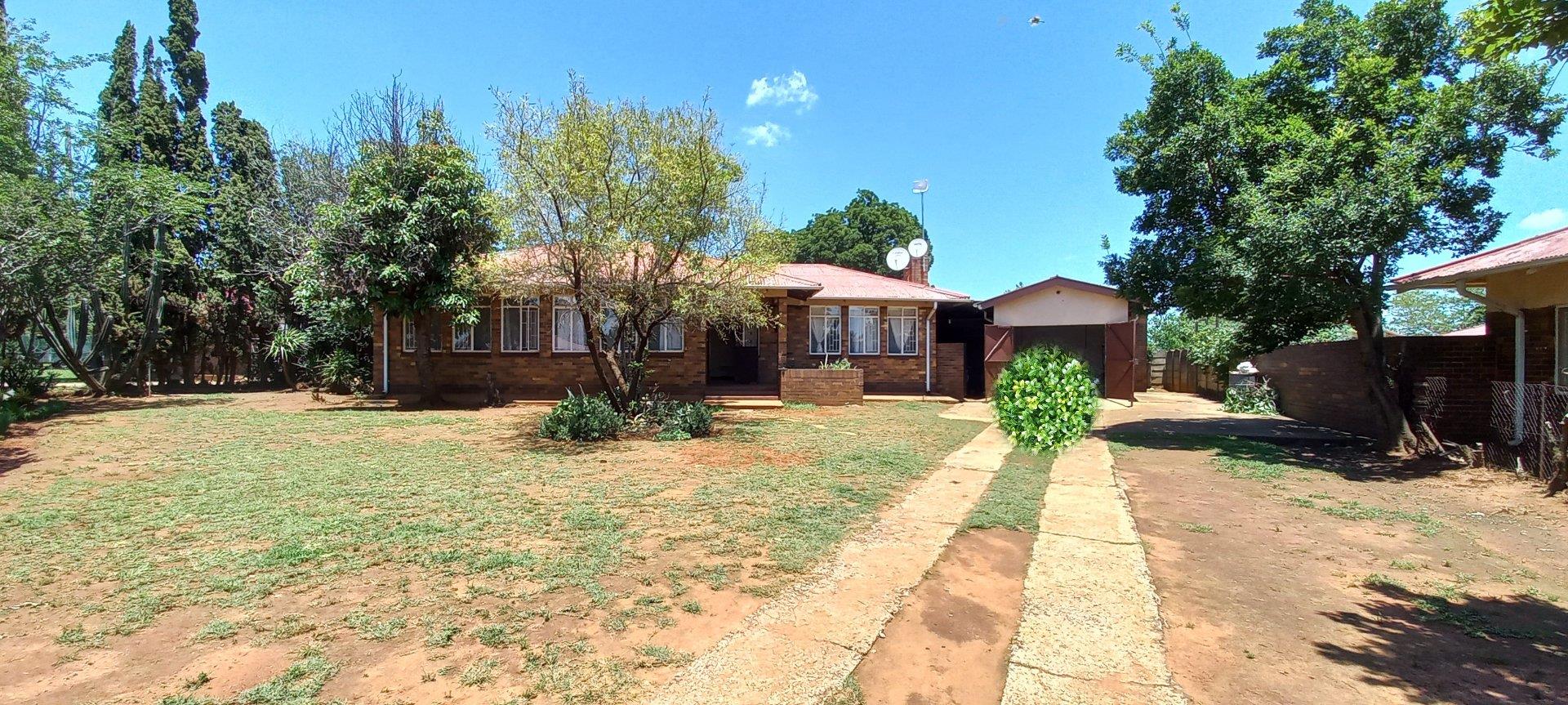 Carletonville Central Property Property and houses for sale in