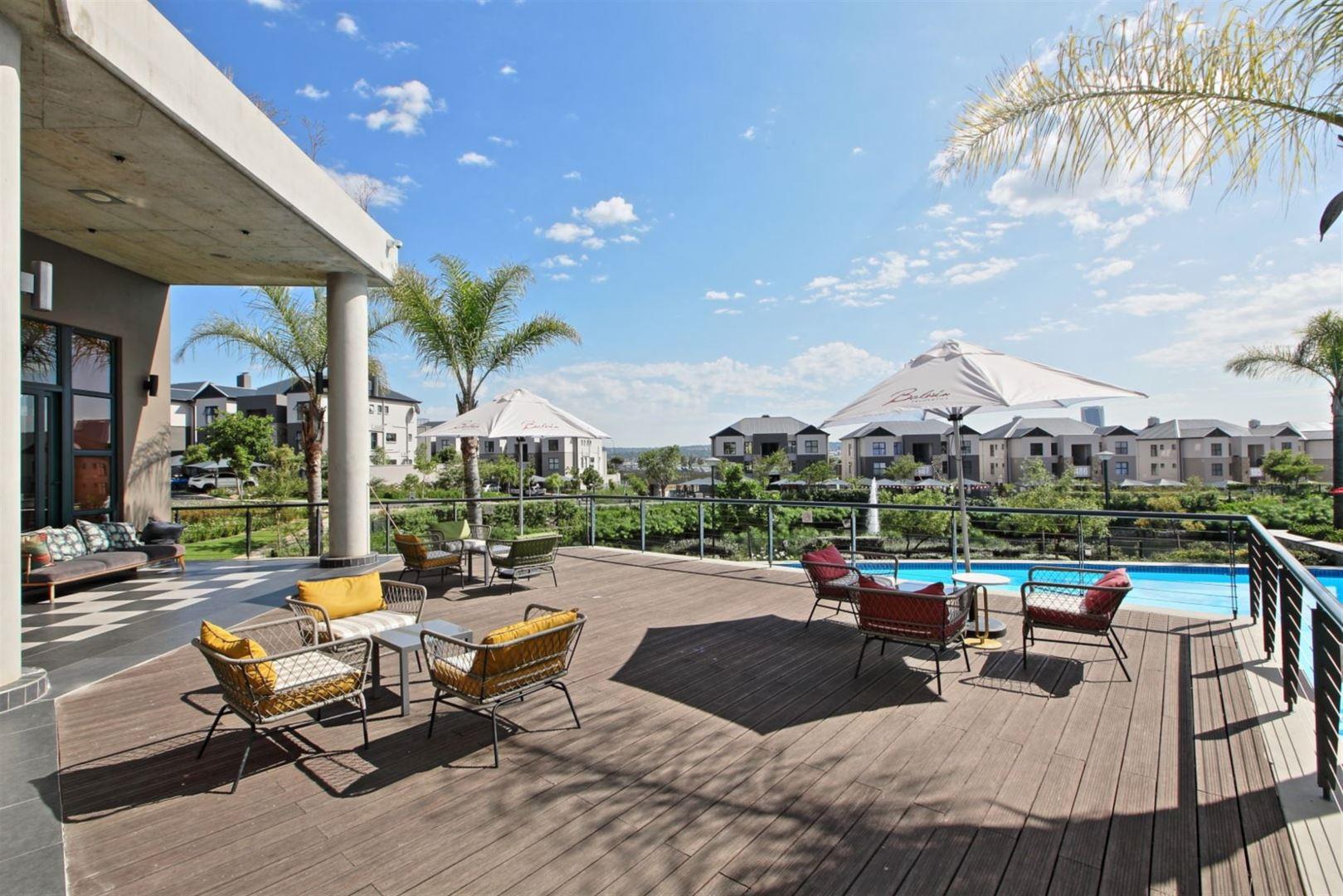 3 Bedroom Apartment / flat for sale in Waterfall P24112082927