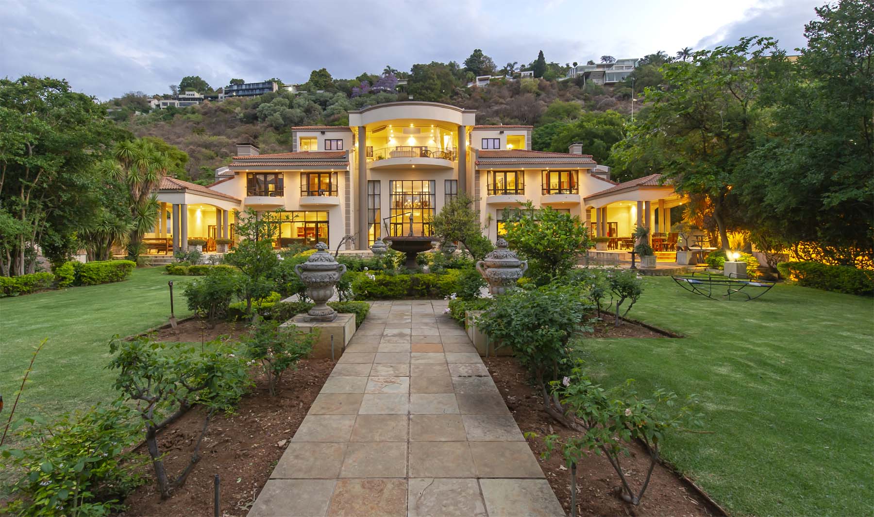 6 Bedroom House for sale in Linksfield P24112083392