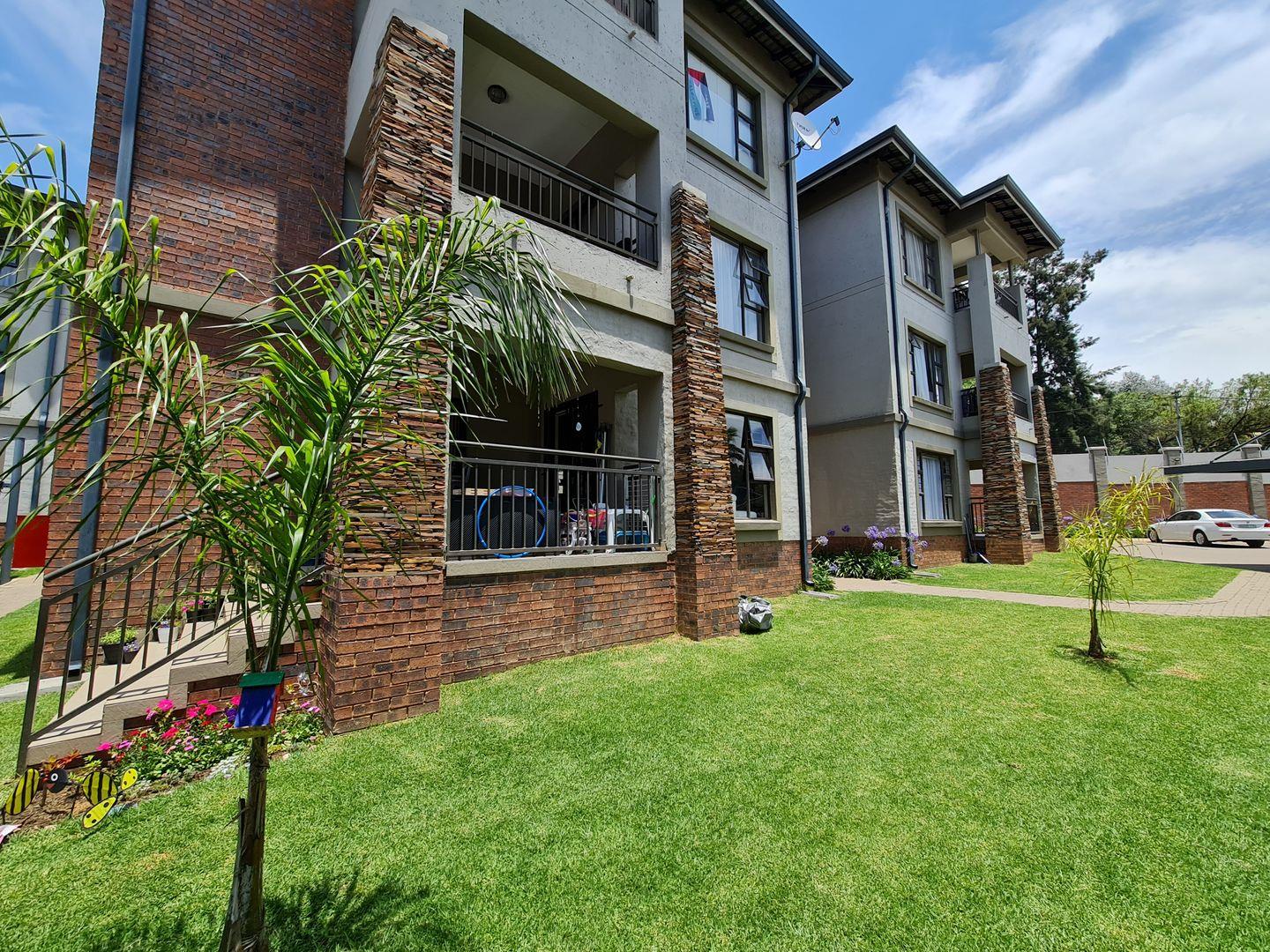 2 Bedroom Apartment / flat for sale in Victory Park P24112090818