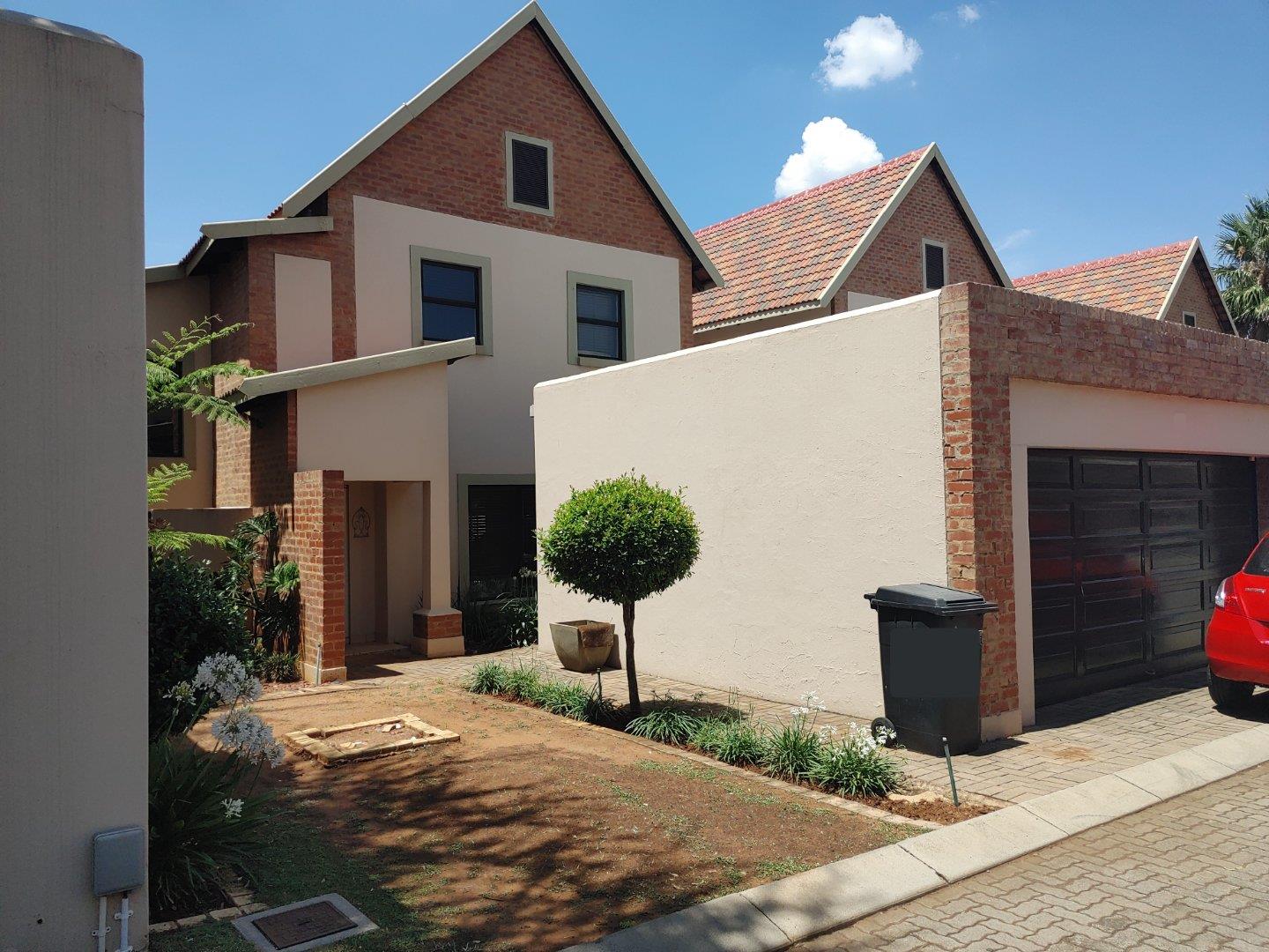 3 Bedroom Townhouse for sale in Montana Tuine P24112093055