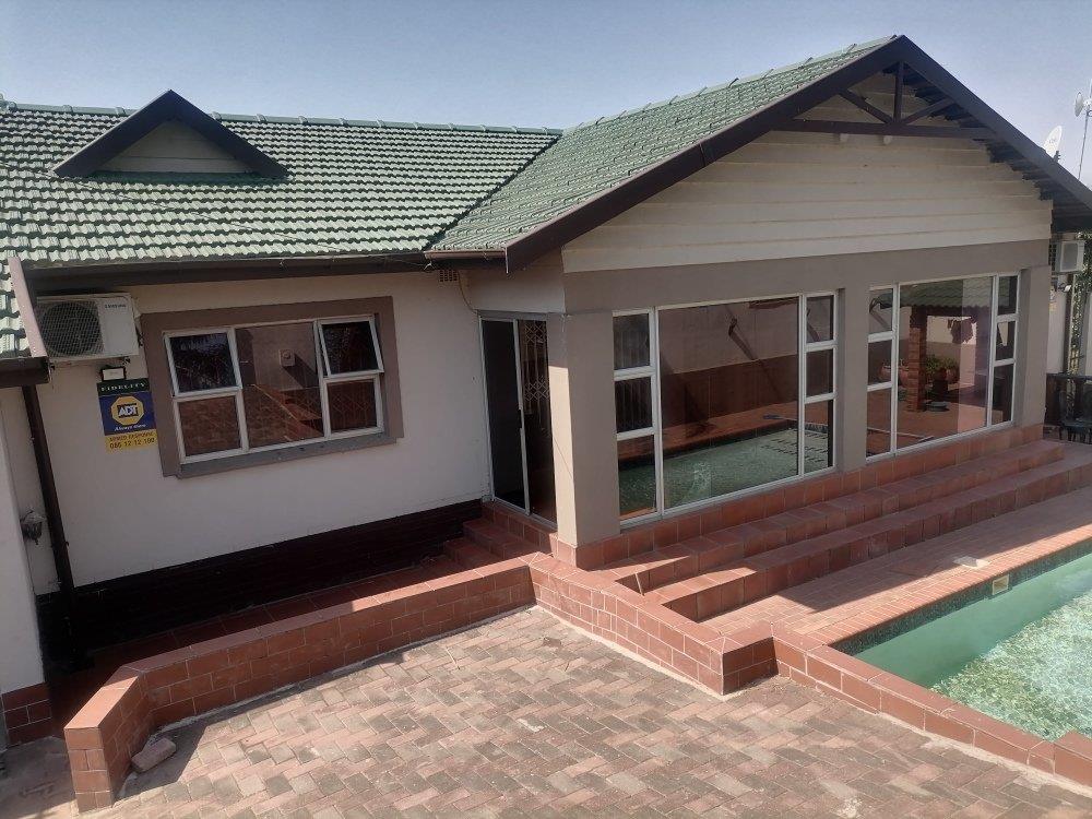 4 Bedroom House for sale in Reservoir Hills Spencer Road Clare Estate