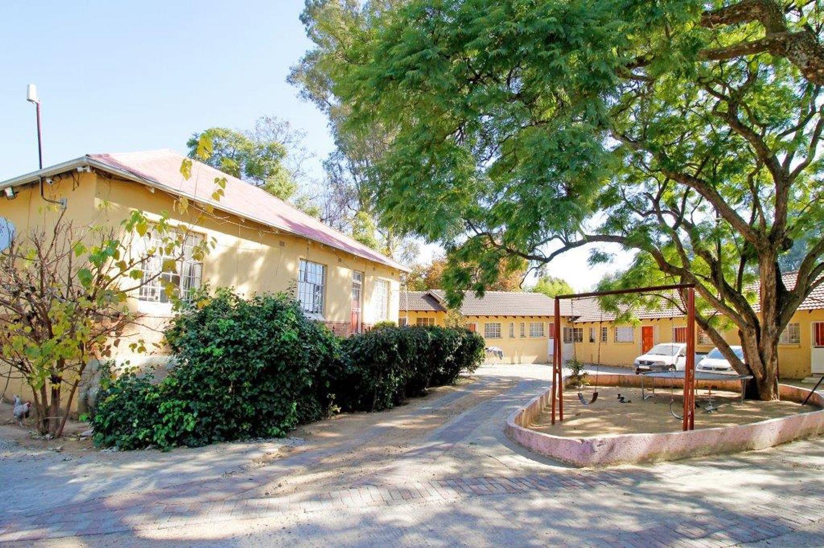 Commercial property for sale in Kew P24111441686