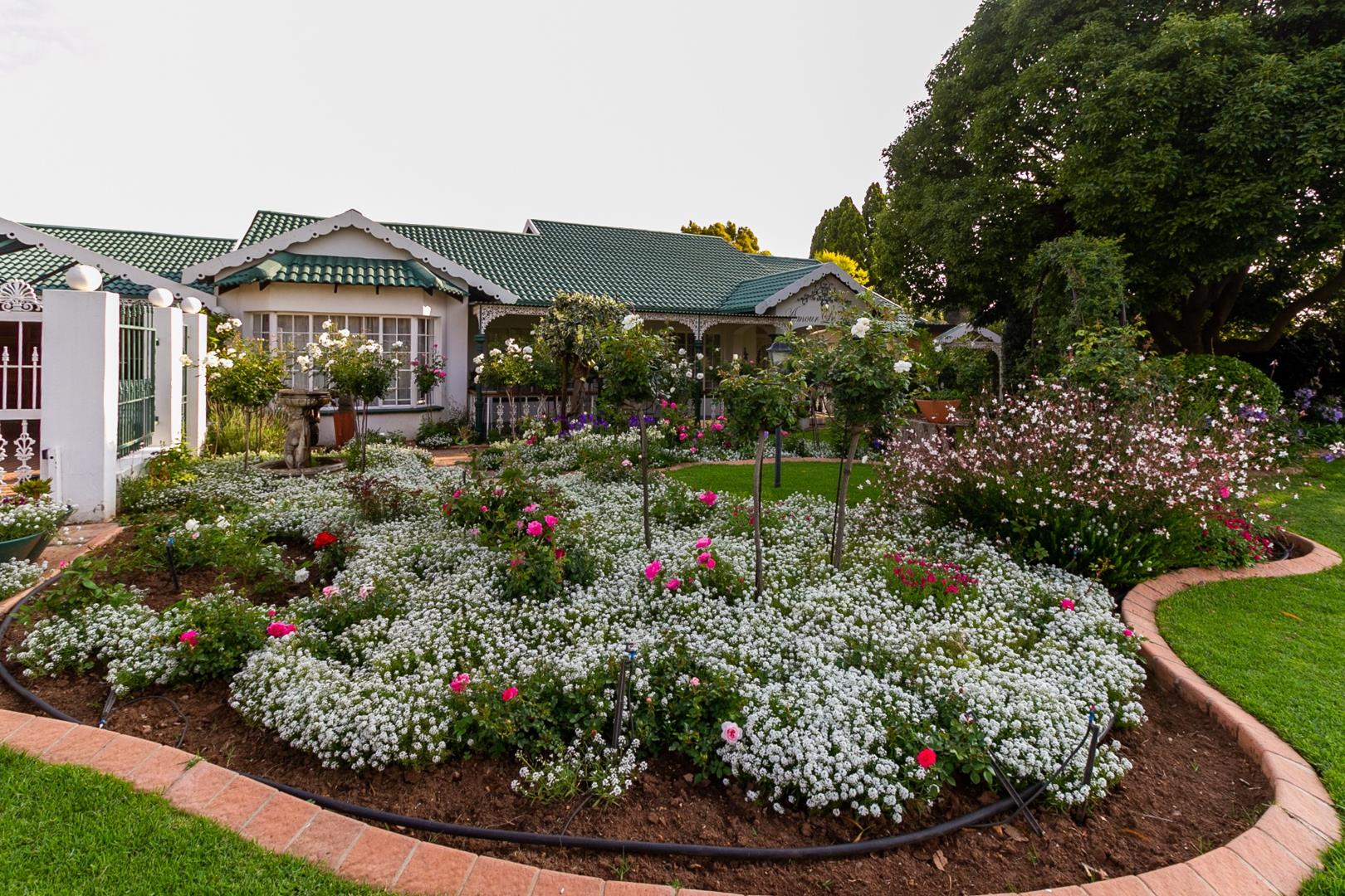 4 Bedroom House for sale in Sunward Park P24112112466