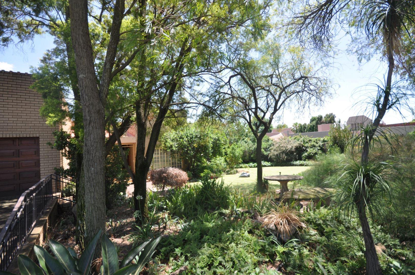 4 Bedroom House for sale in Three Rivers East P24112117716