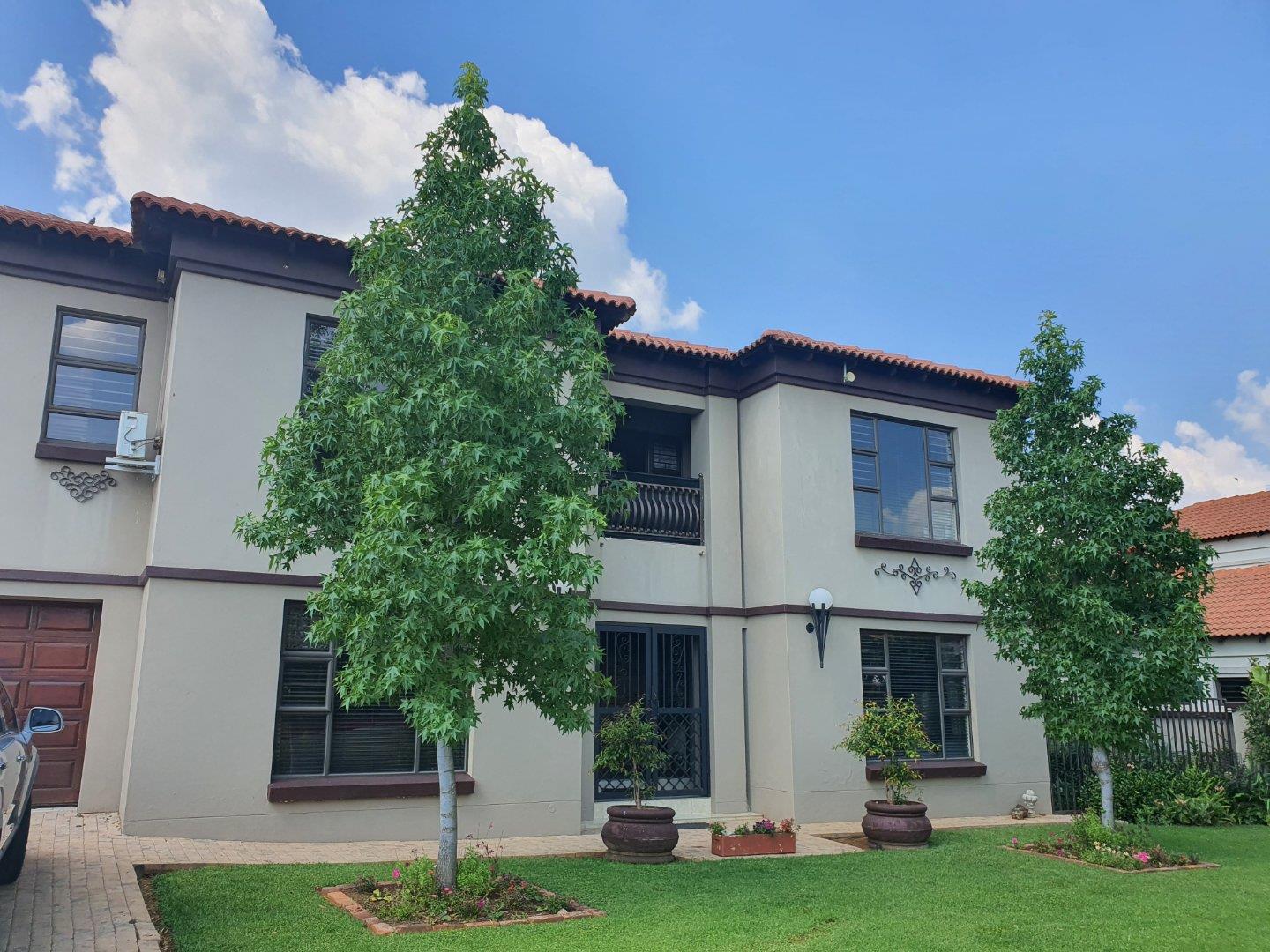 5 Bedroom House for sale in Tuscany Ridge P24114316083