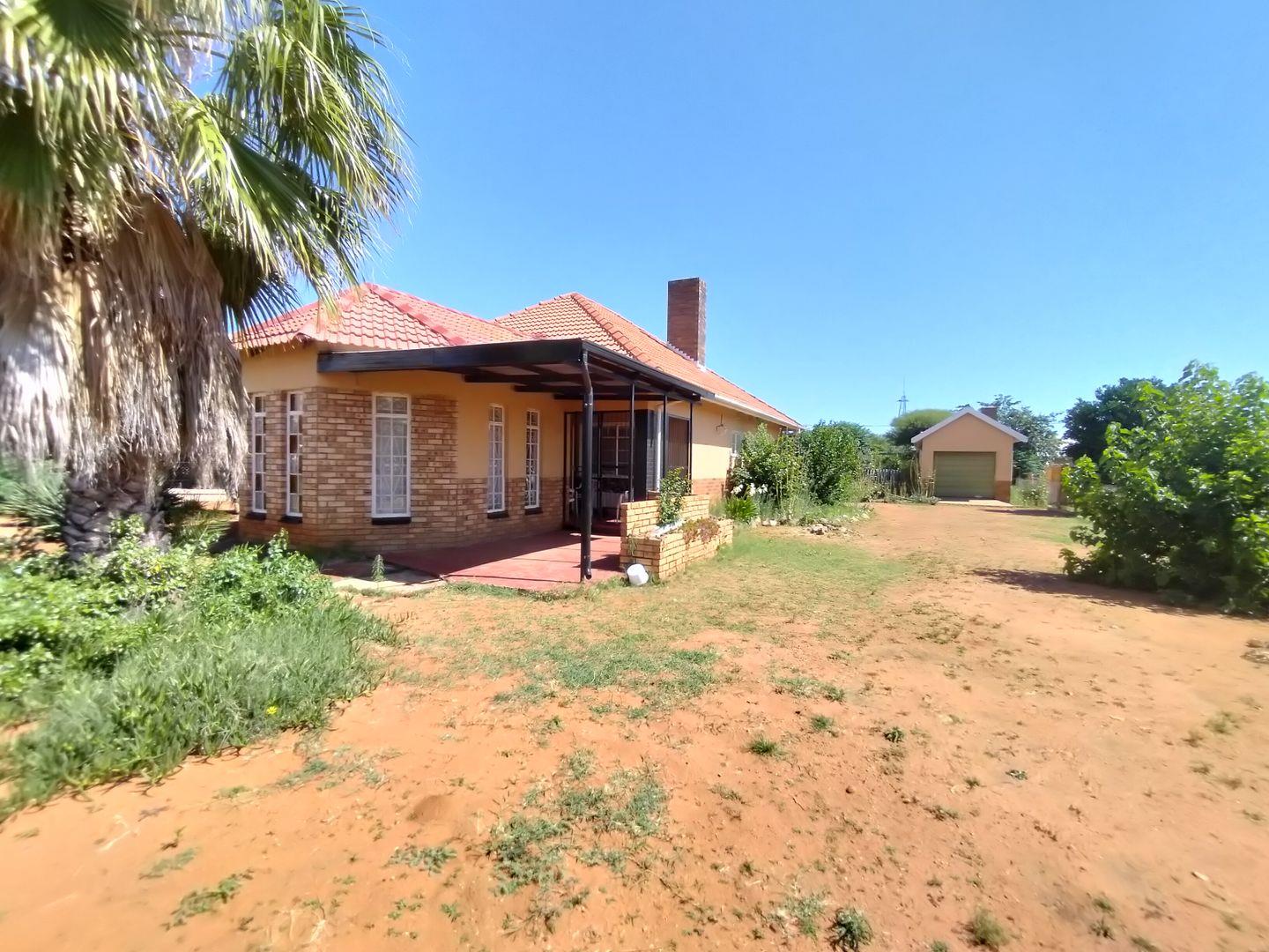 3 Bedroom House for sale in Warrenton P24112120926