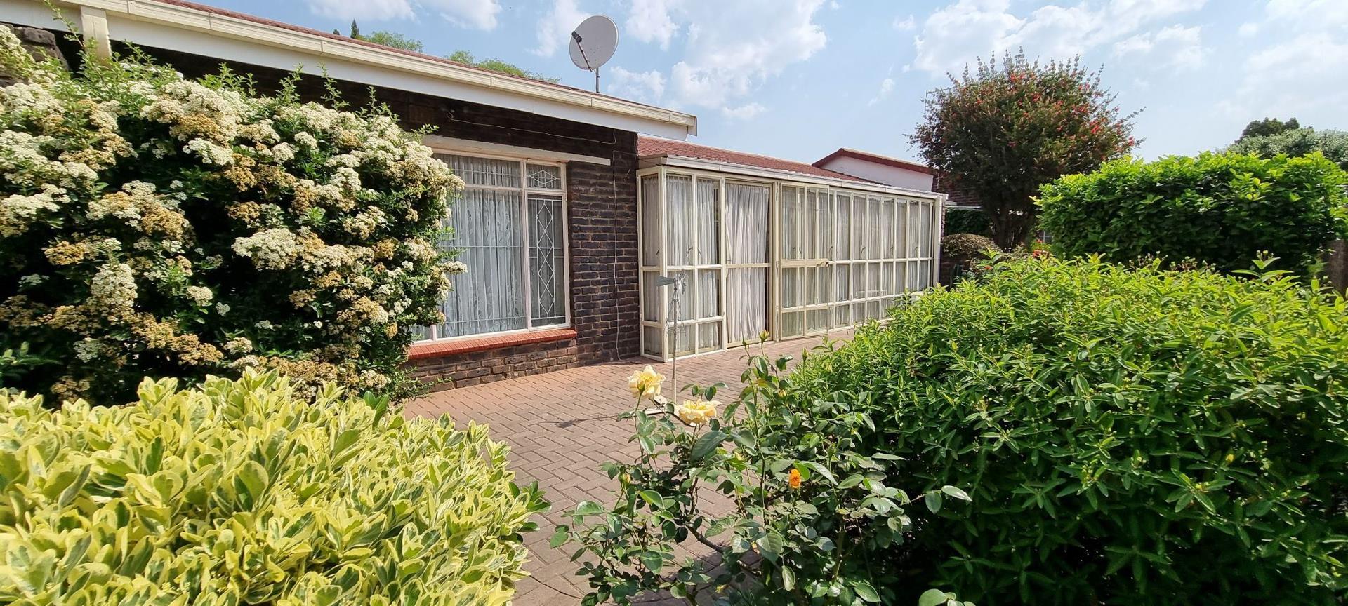 3 Bedroom Townhouse for sale in Three Rivers P24112121396