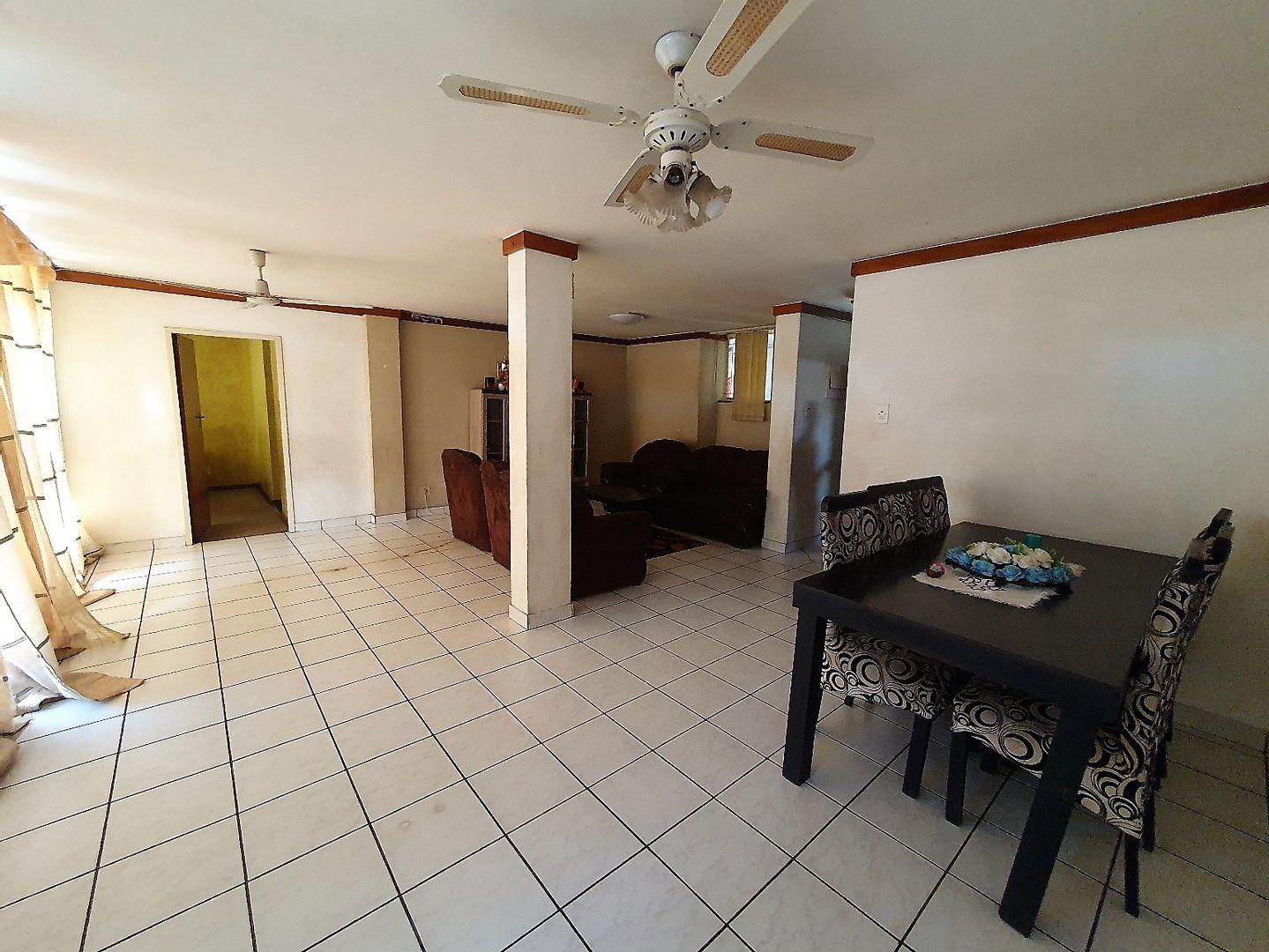 3 Bedroom Apartment / flat for sale in Sunnyside 1112 Erica Street