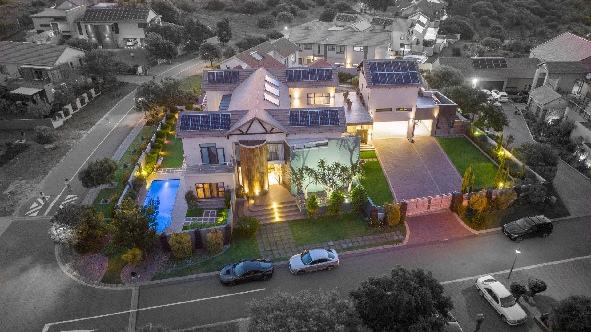 5 Bedroom House for sale in Woodland Hills Wildlife Estate P24112127274