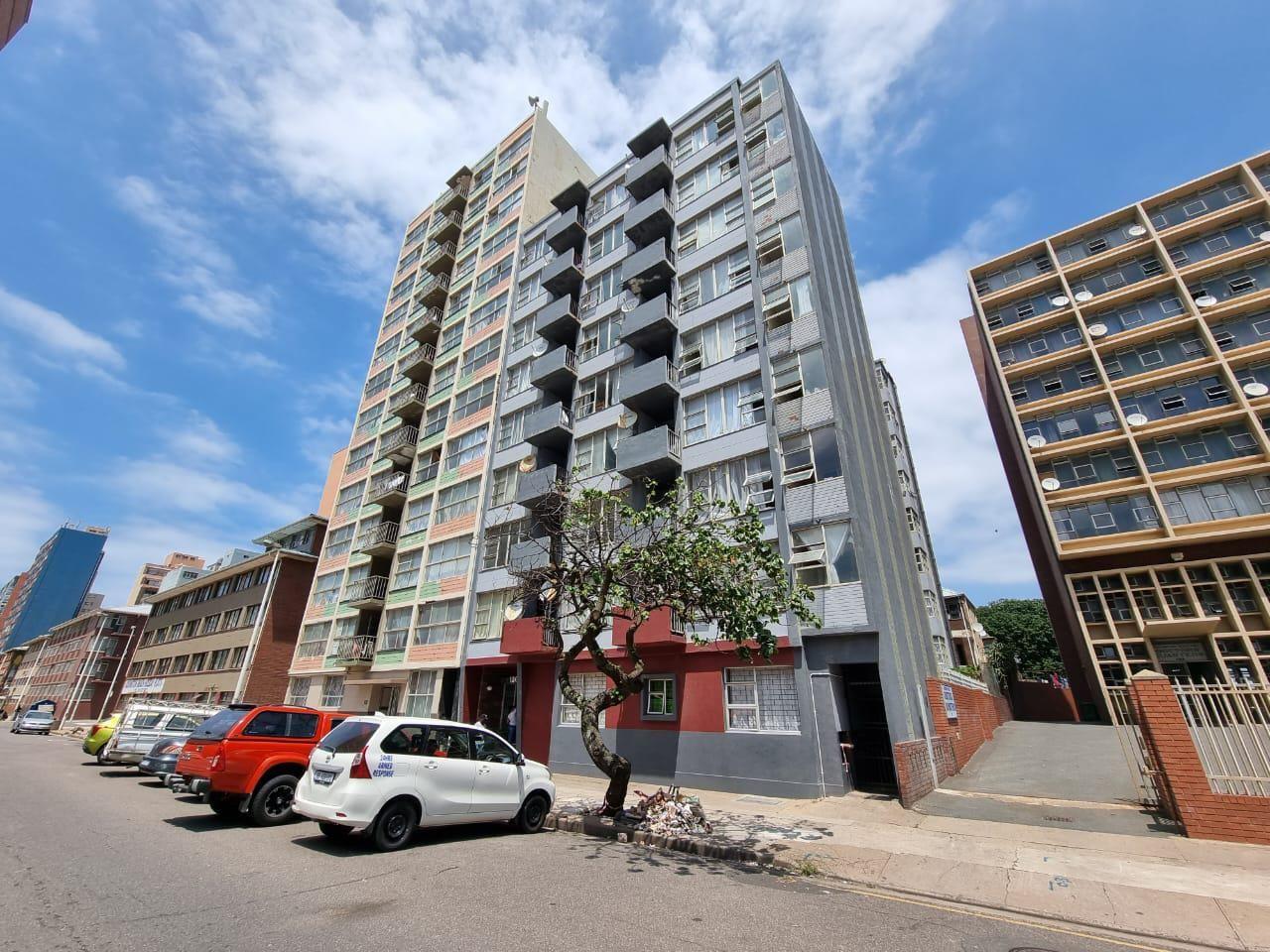 0.5 Bedroom Apartment / flat to rent in South Beach P24112127729