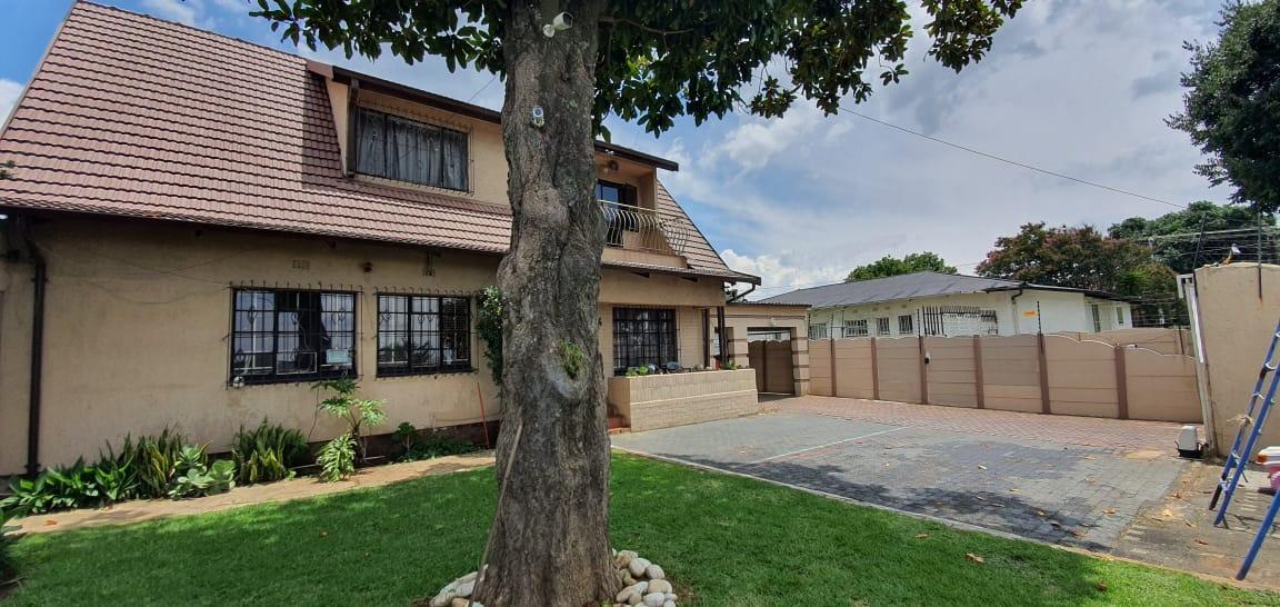 4 Bedroom House for sale in Crown Gardens P24112135684