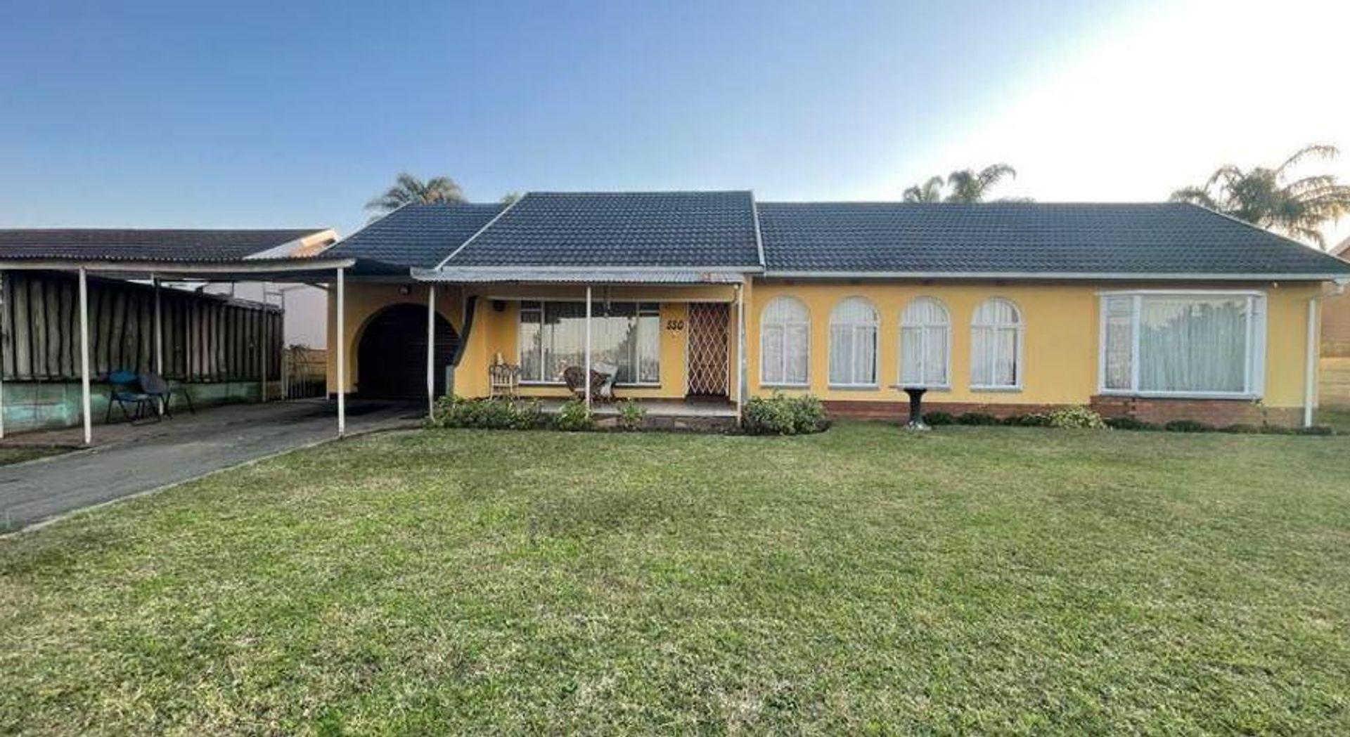 4 Bedroom House for sale in Bisley P24111768182