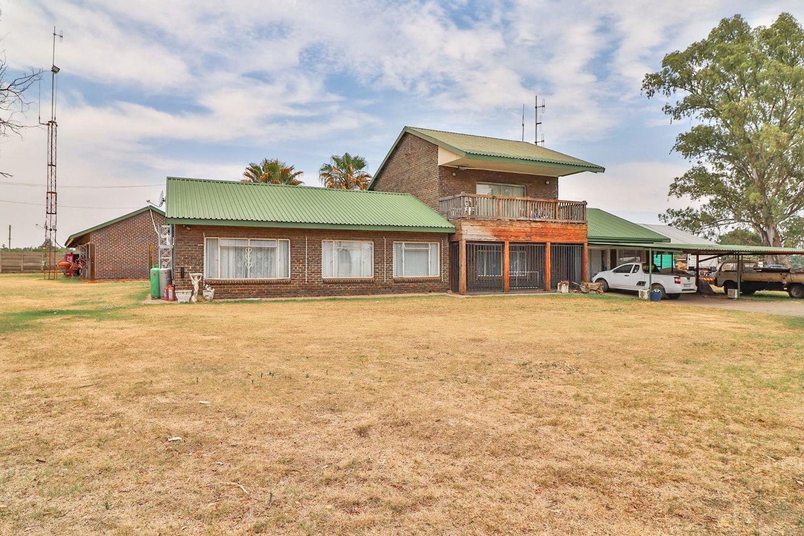 4 Bedroom House for sale in Riversdale P24109137130