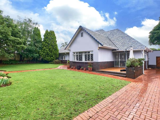 4 Bedroom House for Sale in Highlands North
