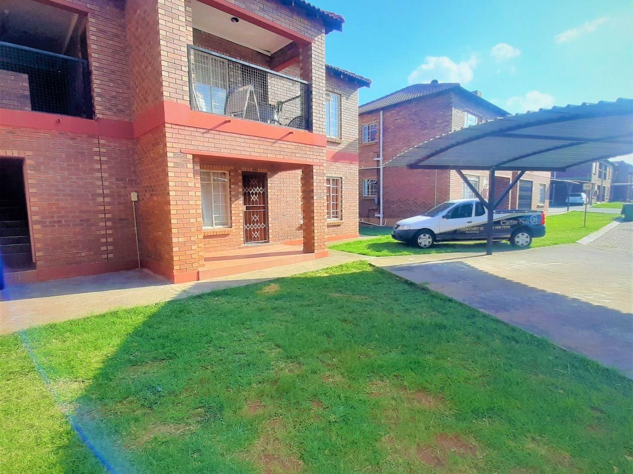 2 Bedroom Apartment / flat for sale in Waterval East P24112147685