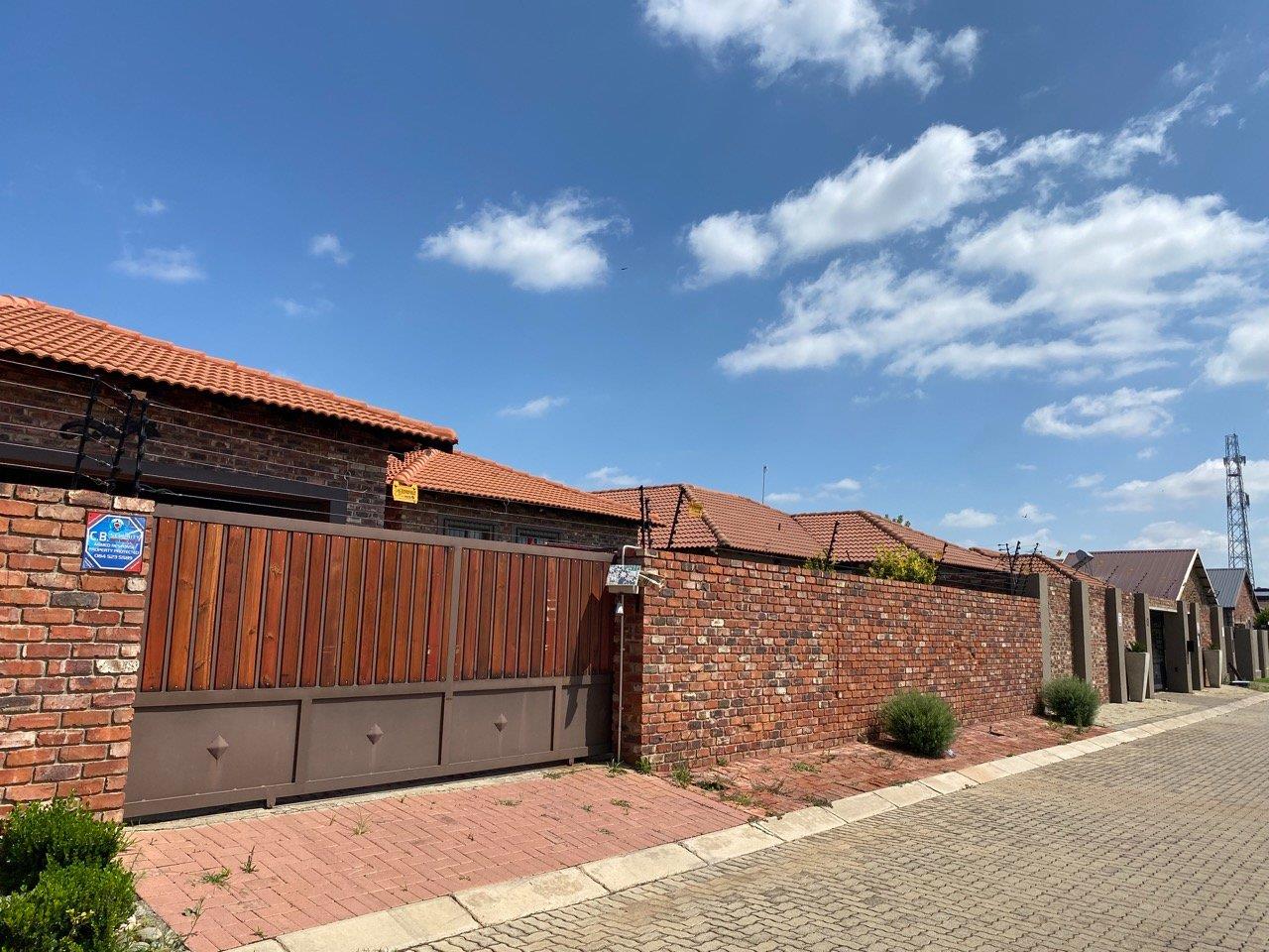 2 Bedroom House for sale in Baillie Park P24112148321