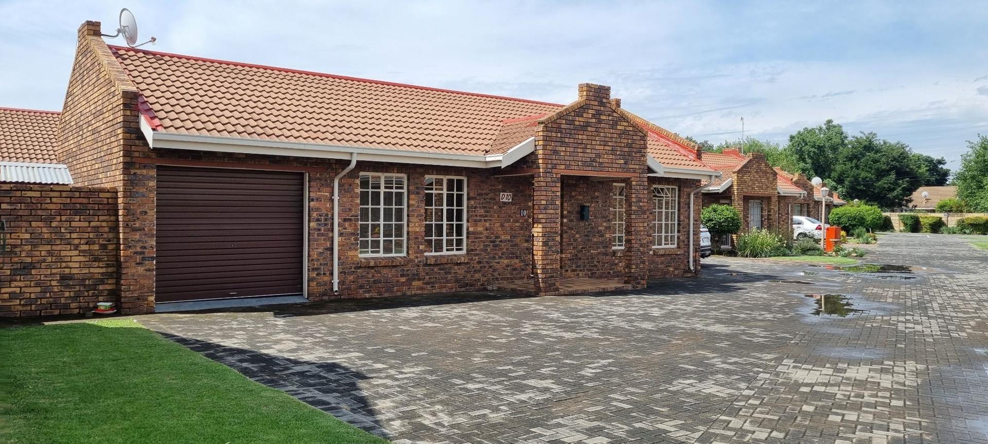 2 Bedroom Apartment / flat for sale in Three Rivers P24112150803