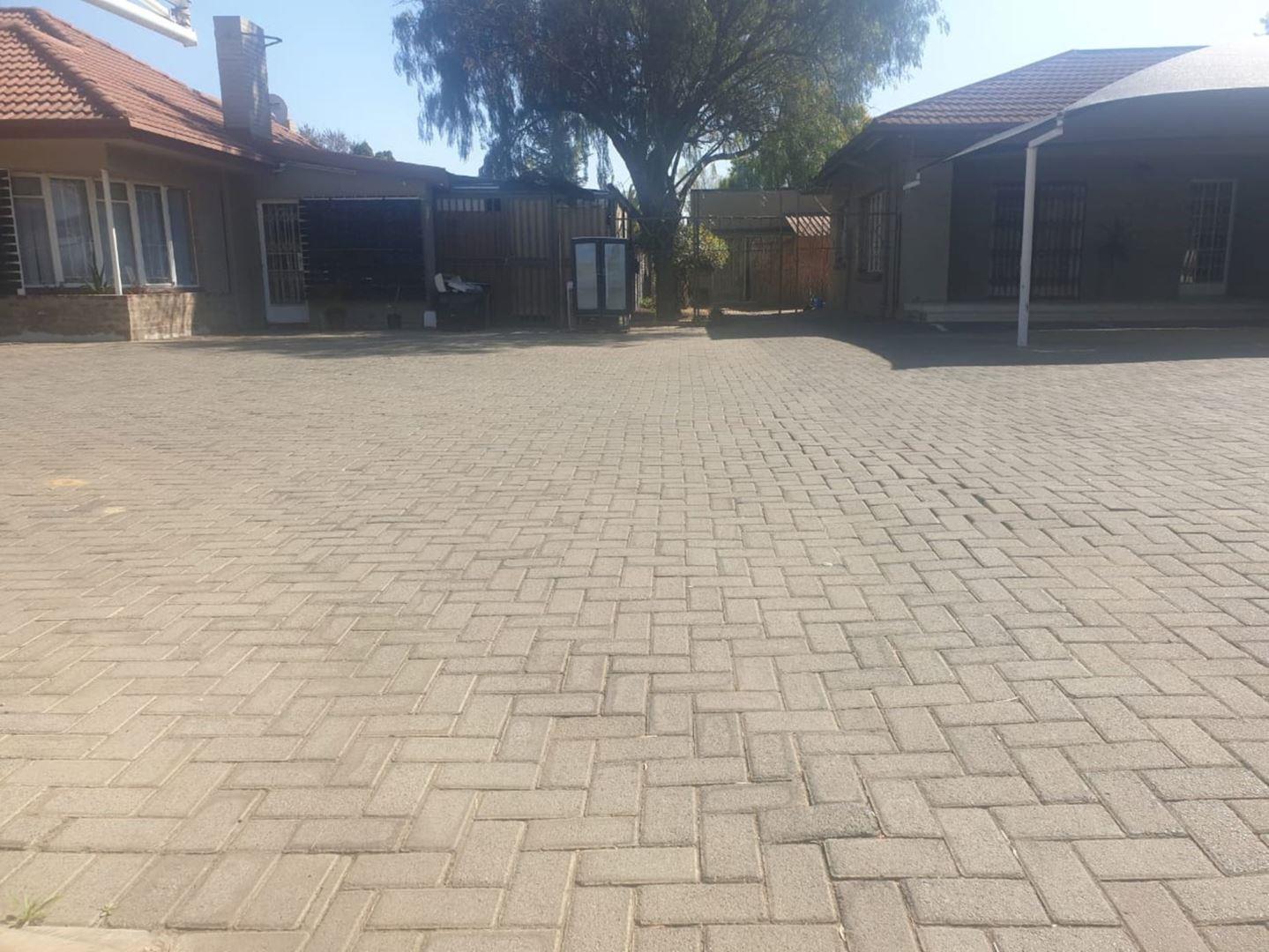 Commercial property for sale in Three Rivers P24112150884