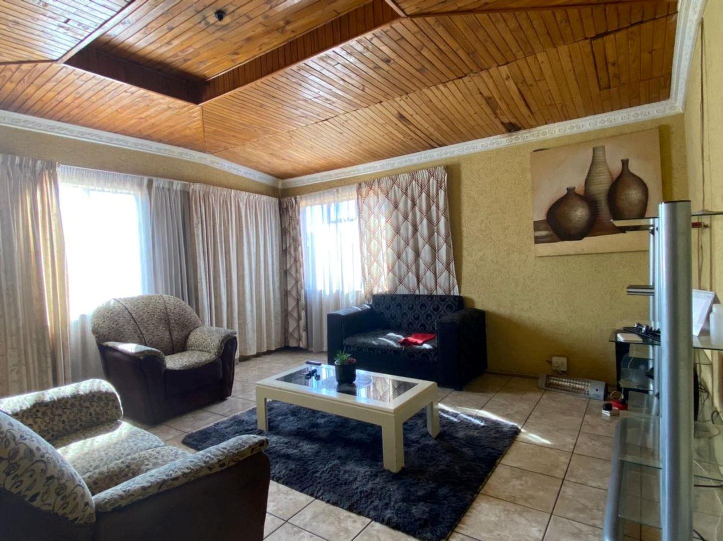 2 Bedroom House for sale in Palm Springs P24112157941